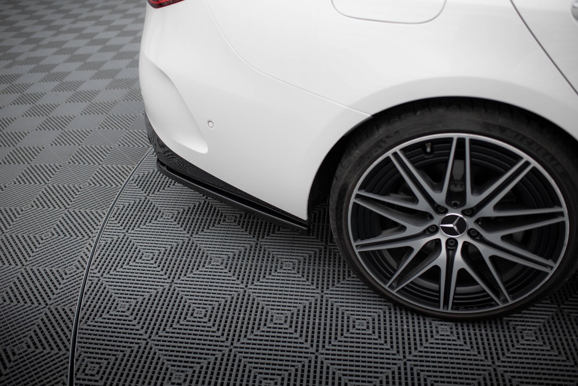 Heck Ansatz Flaps Diffusor für Mercedes-Benz C AMG-Line / 43 AMG W206