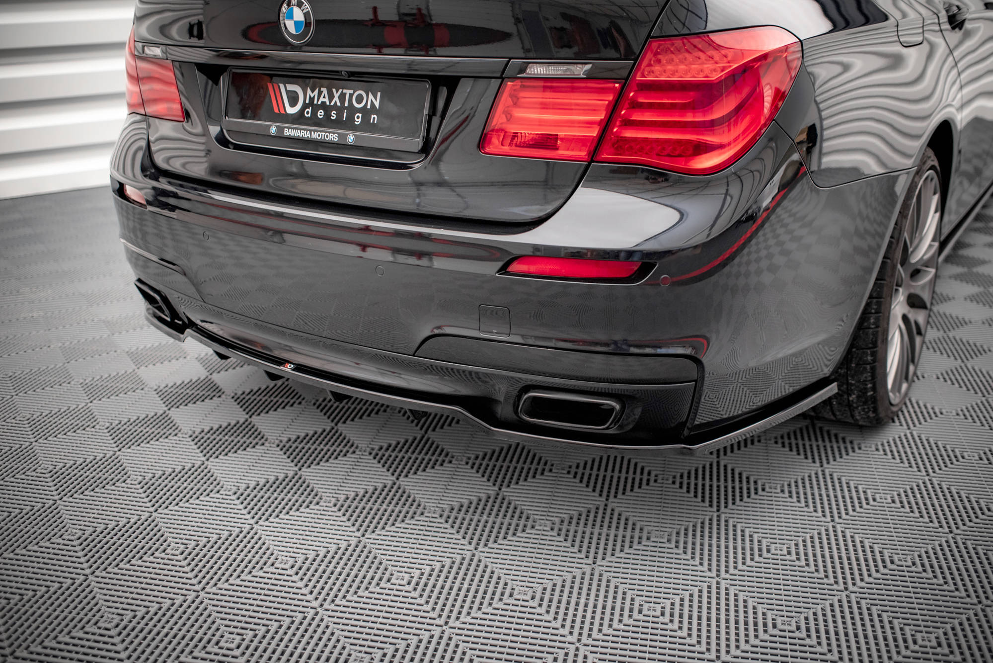 Mittlerer Cup Diffusor DTM Look Heck Ansatz für BMW 7 M-Paket F01