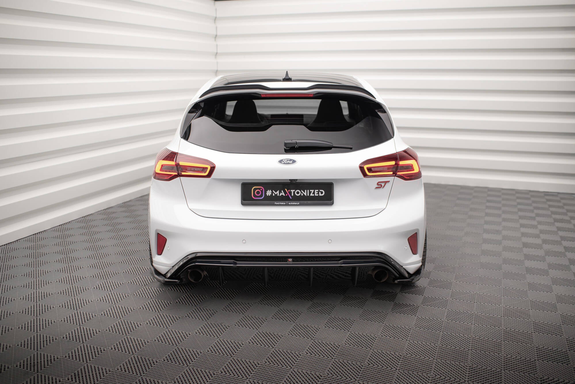 Diffusor V3 Heck Ansatz für Ford Focus Hatchback ST Mk4