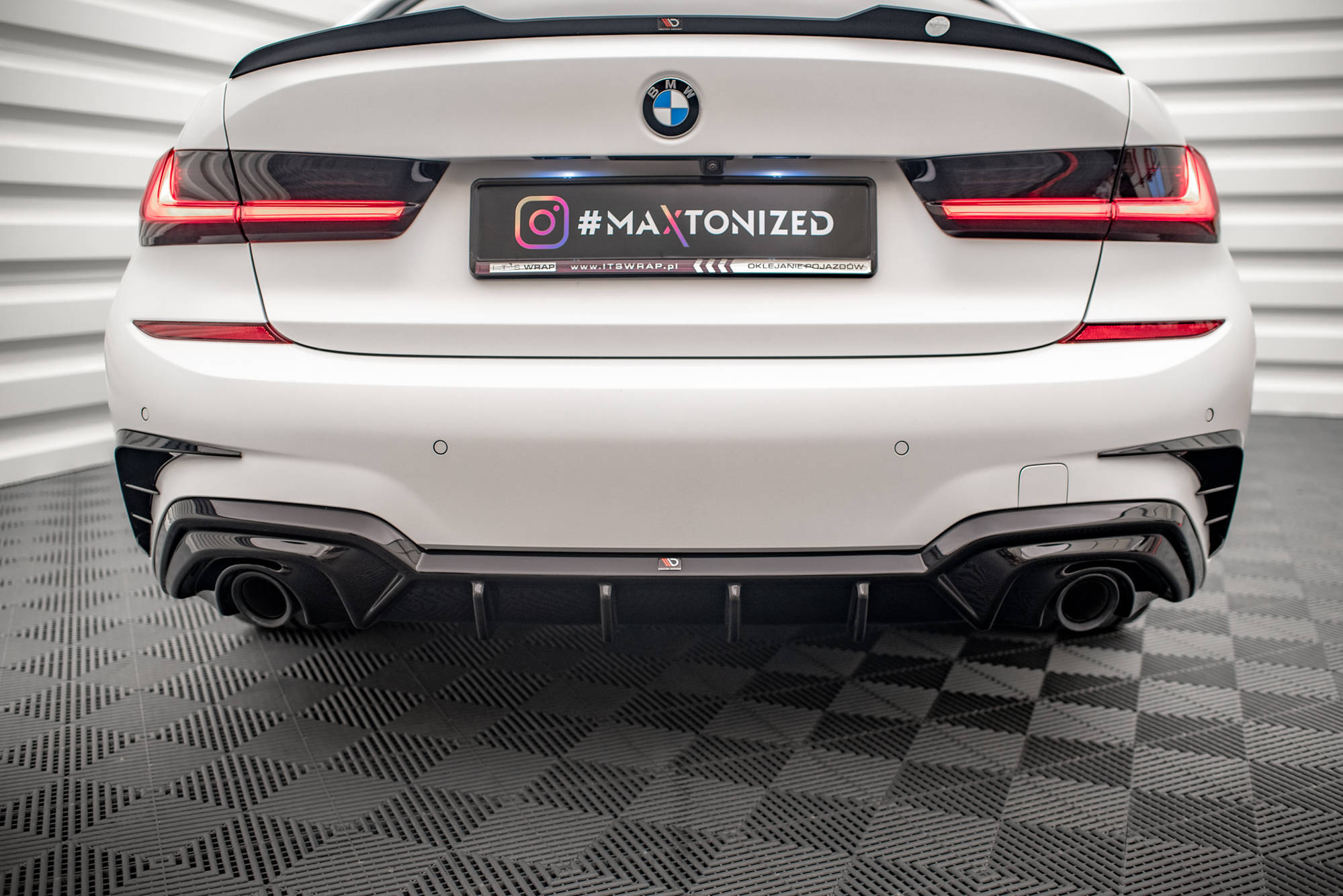 Diffusor Heck Ansatz für BMW 3er M-Paket G20 / G21 (Passend für Fahrzeuge mit Anhängerkupplung)