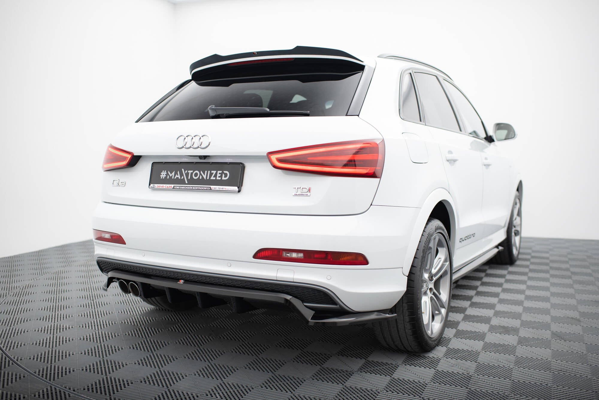 Mittlerer Cup Diffusor DTM Look Heck Ansatz für Audi Q3 S-line 8U