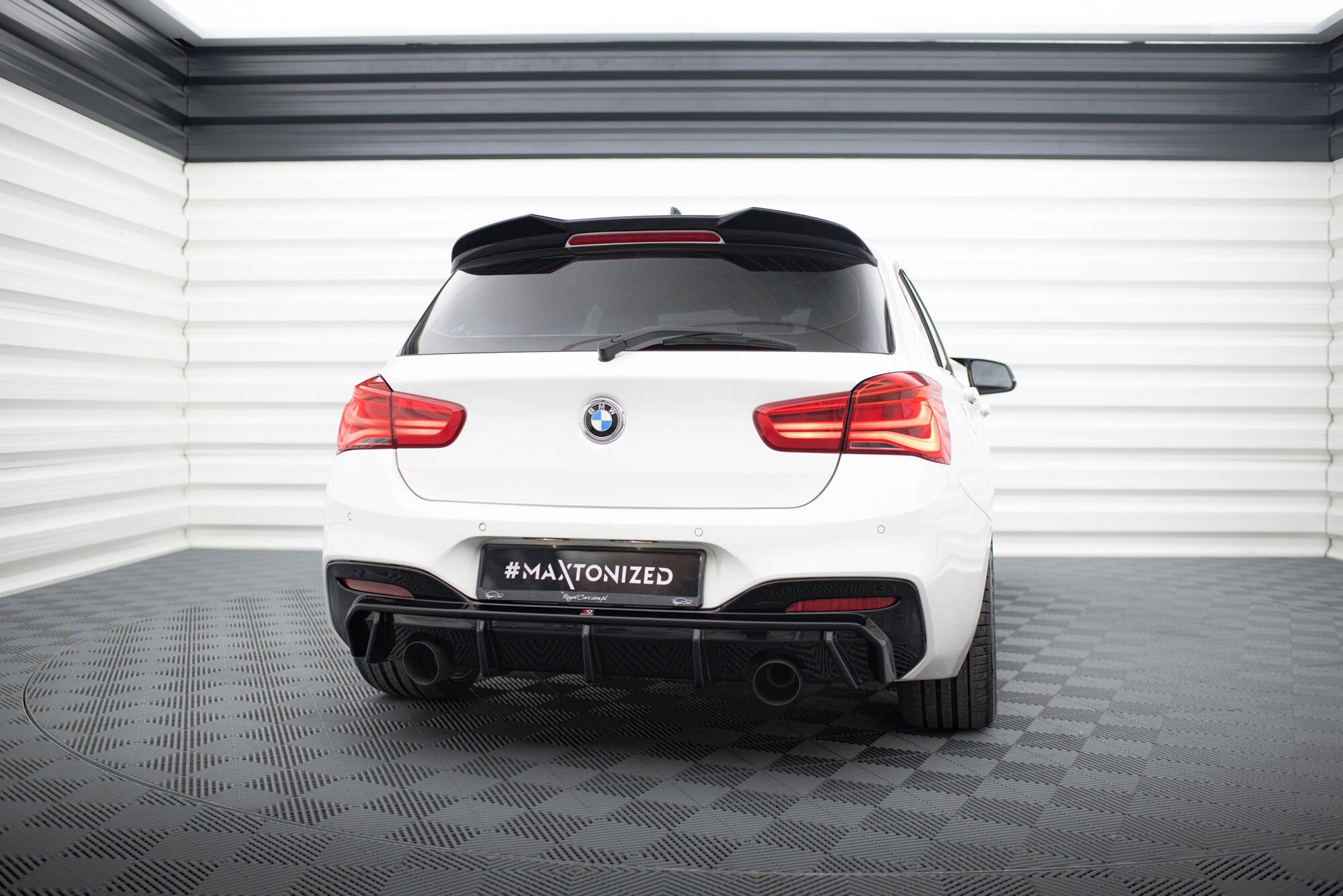Diffusor V3 Heck Ansatz für BMW M140i F20 Facelift