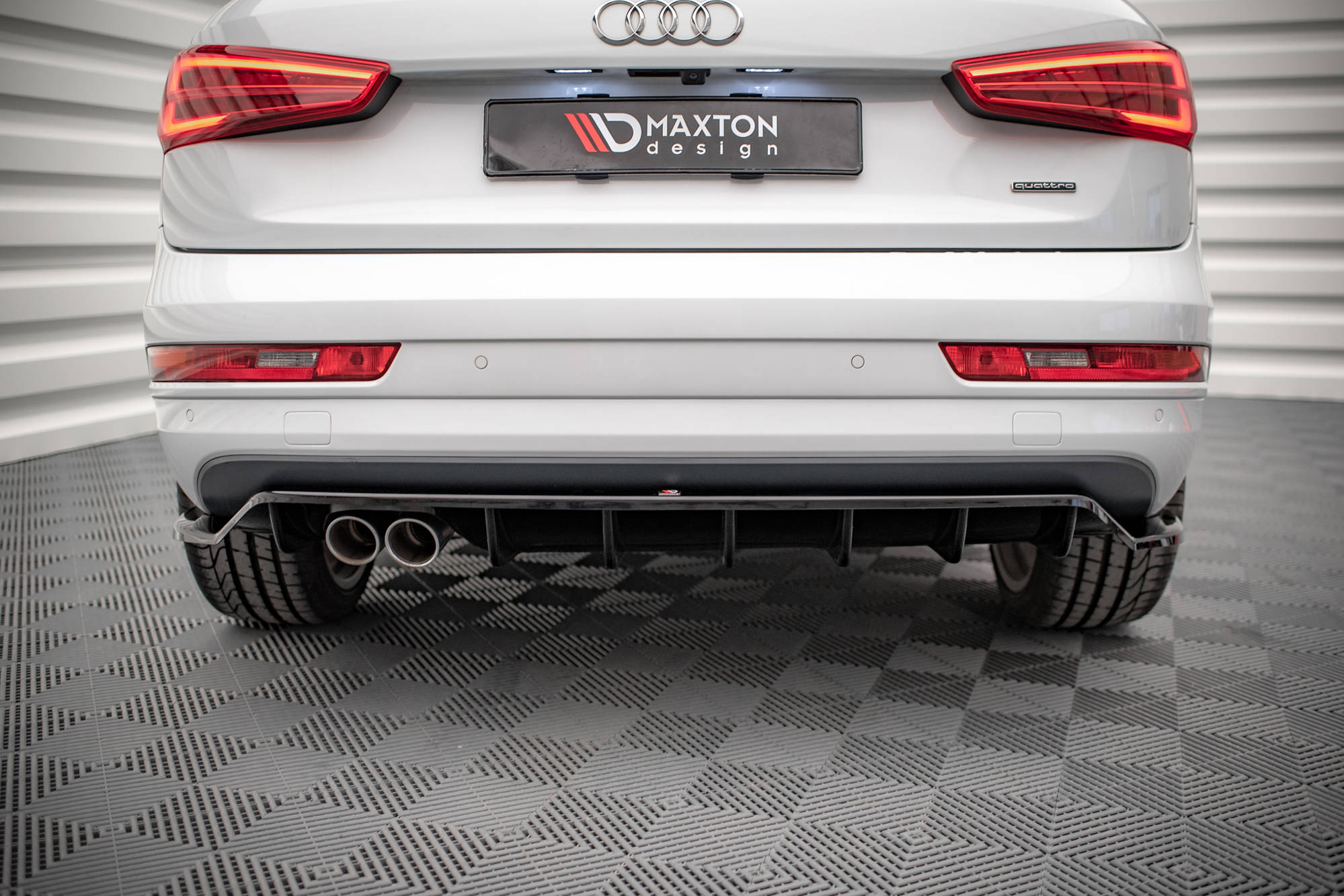 Mittlerer Cup Diffusor DTM Look Heck Ansatz für Audi Q3 Sport 8U Facelift