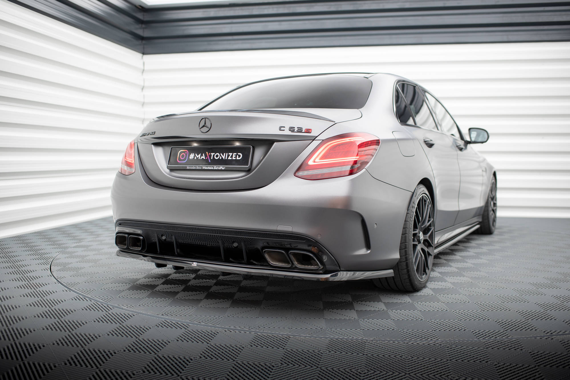 Mittlerer Cup Diffusor DTM Look Heck Ansatz für Mercedes-AMG C63 Limousine / Kombi W205 Facelift