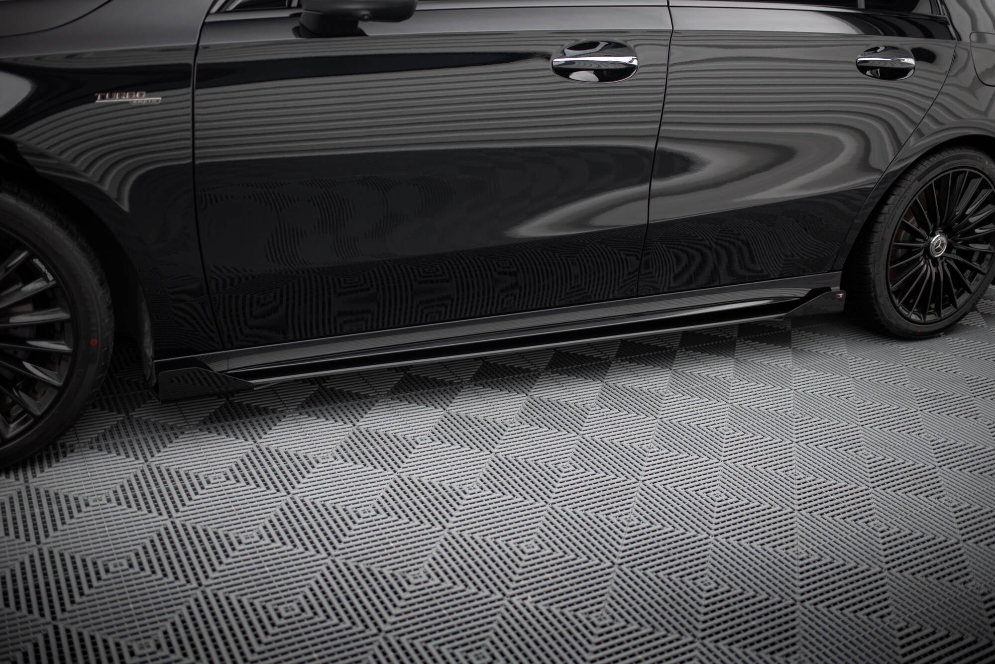 Street Pro Seitenschweller Ansatz für + Flaps Mercedes-AMG A35 W177 Facelift