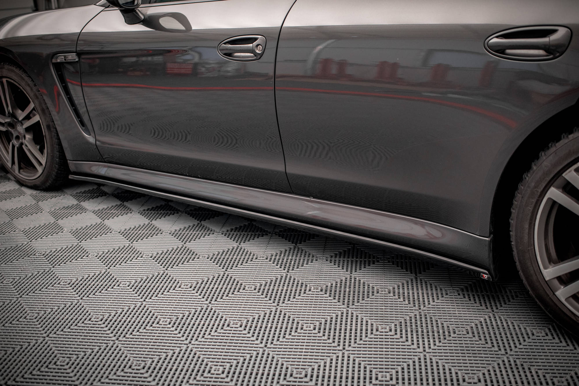 Seitenschweller V2 Ansatz für Porsche Panamera / Panamera Diesel / Panamera Turbo 970