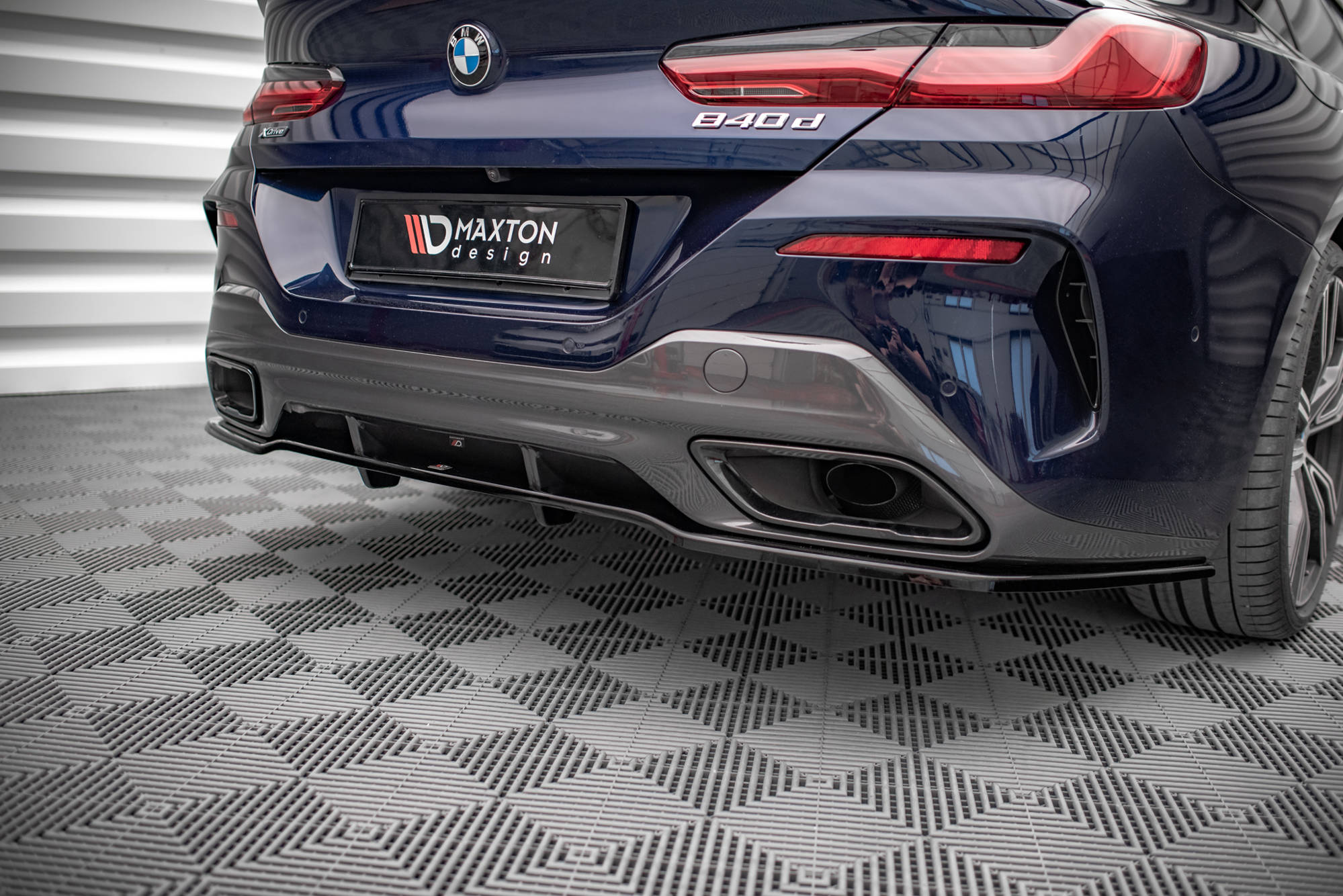 Mittlerer Cup Diffusor DTM Look Heck Ansatz für BMW 8 Gran Coupe M-Paket G16