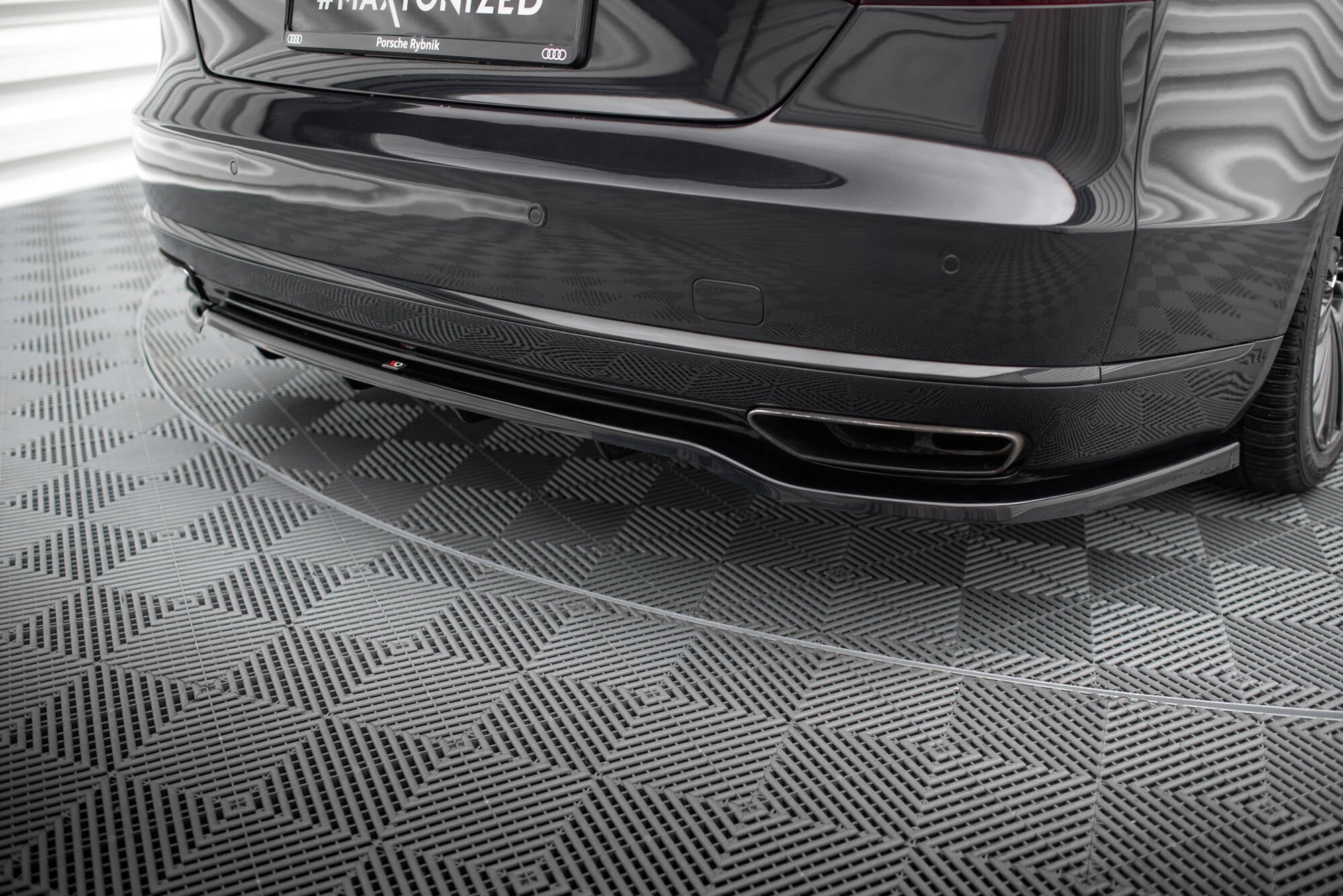 Mittlerer Cup Diffusor DTM Look Heck Ansatz für Audi A8 D4 Facelift