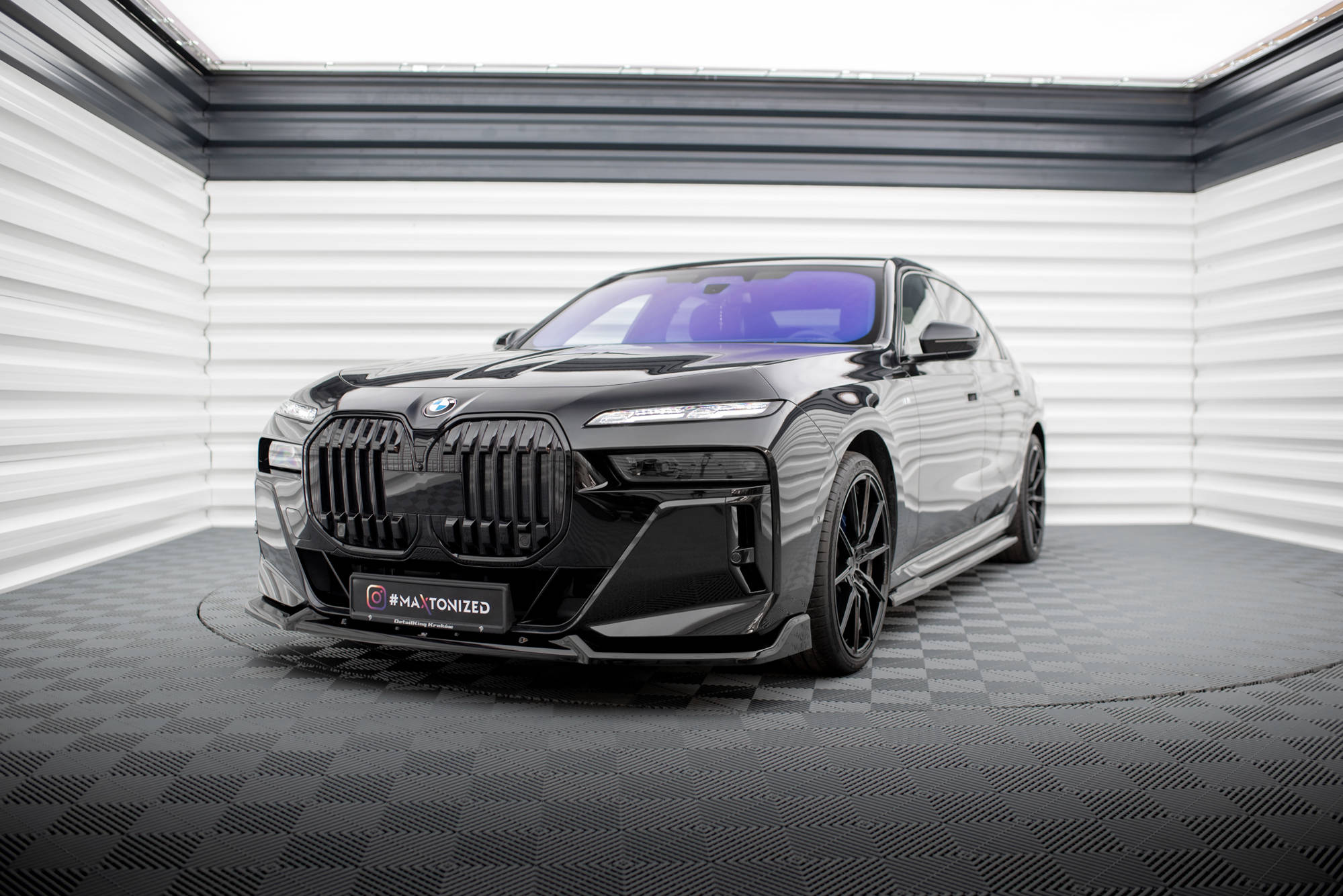 Frontlippe V2 für BMW 7 M - Paket / M760e / i7 M - Paket G70