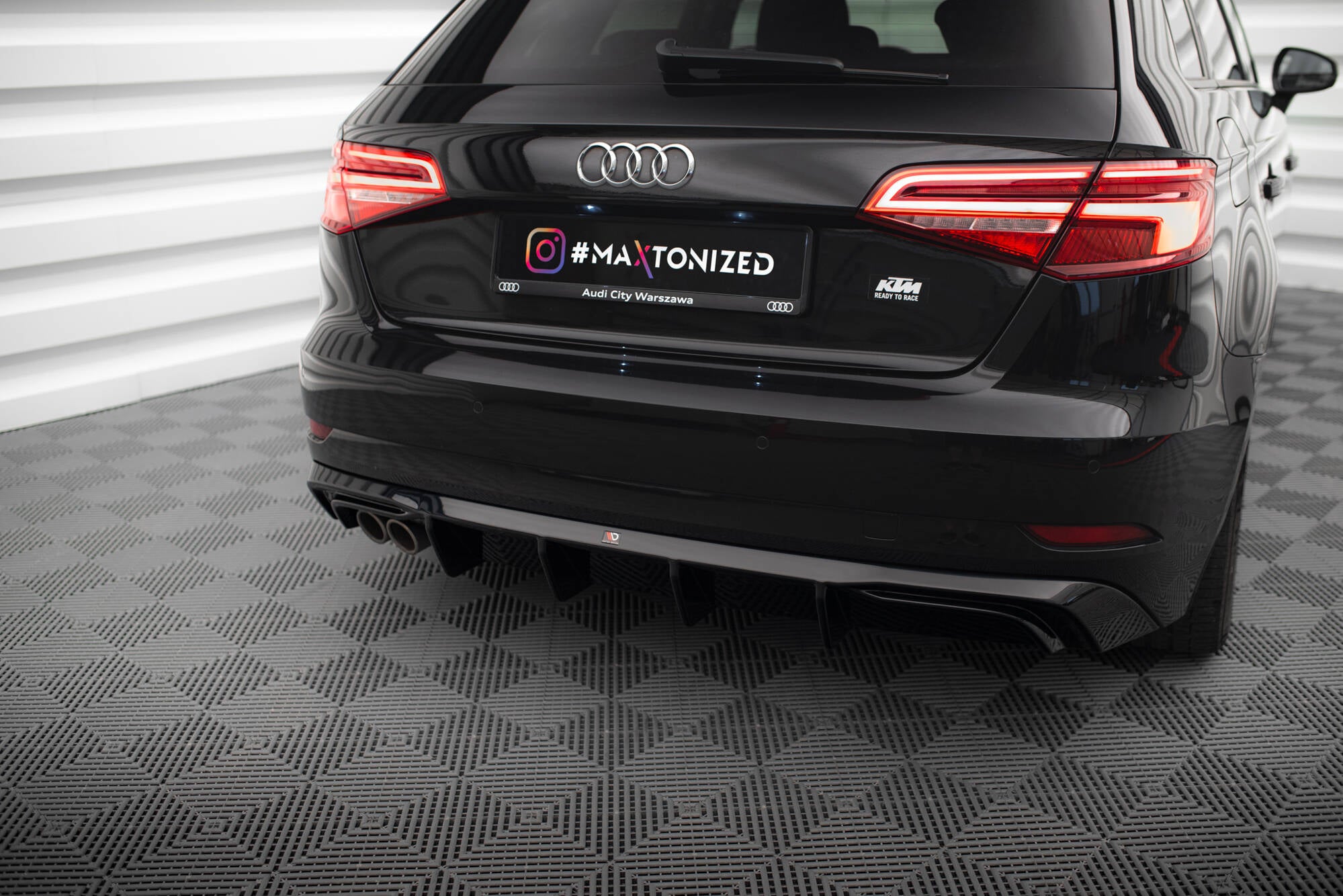 Diffusor Heck Ansatz für Audi A3 Sportback 8V Facelift (Doppelauspuff li.)