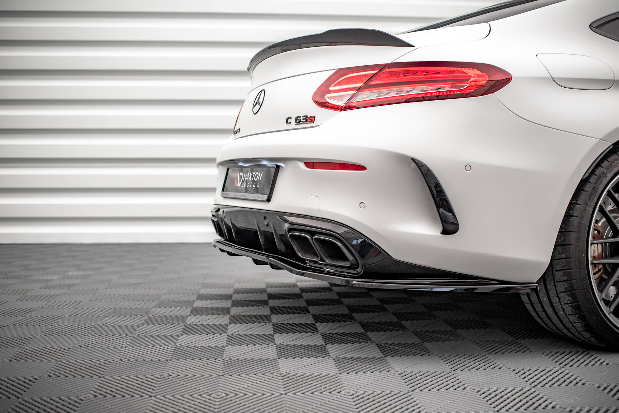Mittlerer Diffusor Heck Ansatz DTM Look für Mercedes-AMG C 63 AMG Coupe AMG Aero Pack C205 Facelift schwarz matt