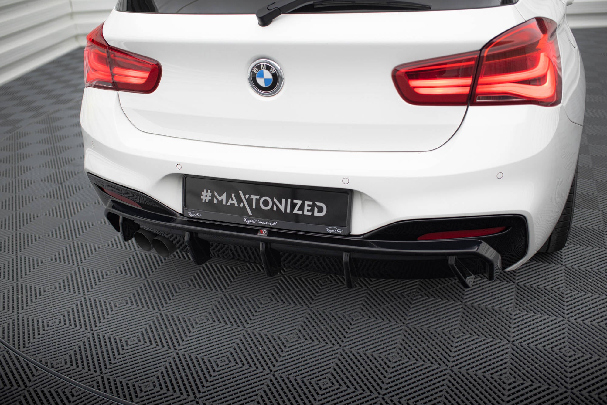 Diffusor V3 Heck Ansatz für BMW 1er M - Paket F20 Facelift (Doppelauspuff li.)