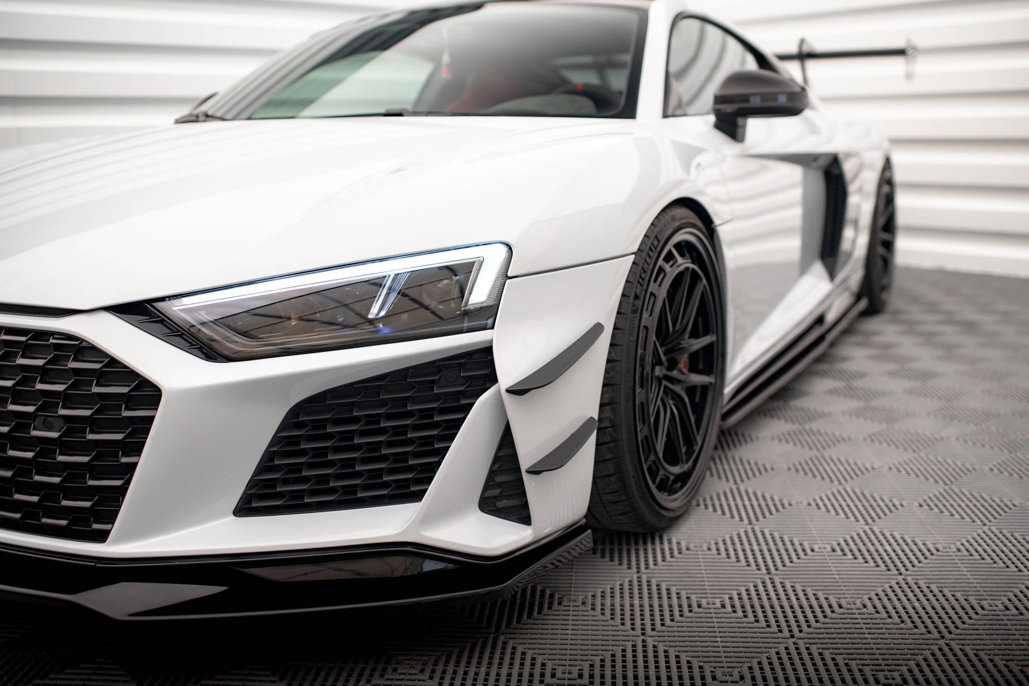 Stoßstangen Flaps Wings vorne Canards für Audi R8 Mk2 Facelift