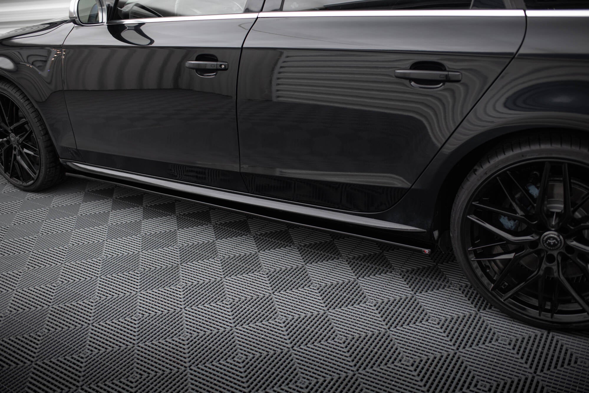 Seitenschweller V1 Ansatz für für Audi S4 / A4 / A4 S-Line Limousine / Avant B8 / B8 Facelift