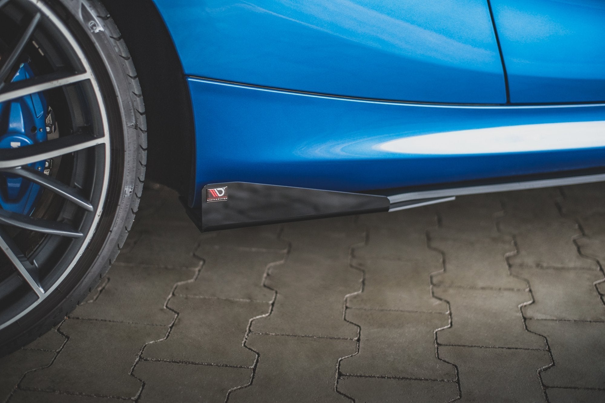 Street Pro Seitenschweller Ansatz für + Flaps BMW 1er F21 M135i / M140i / M-Paket