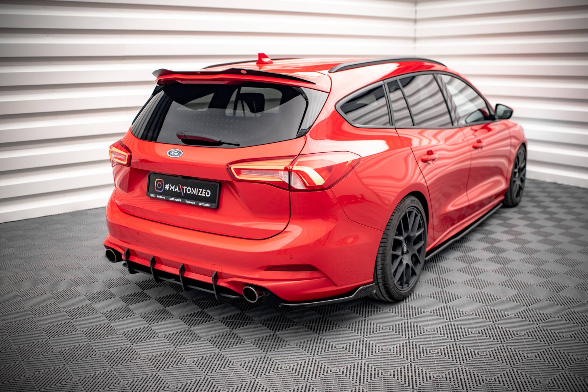 Heck Ansatz Flaps Diffusor V6 für Ford Focus Kombi ST Mk4