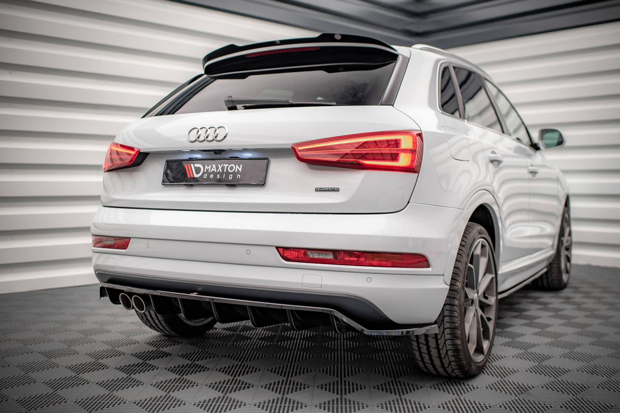 Mittlerer Cup Diffusor DTM Look Heck Ansatz für Audi Q3 Sport 8U Facelift