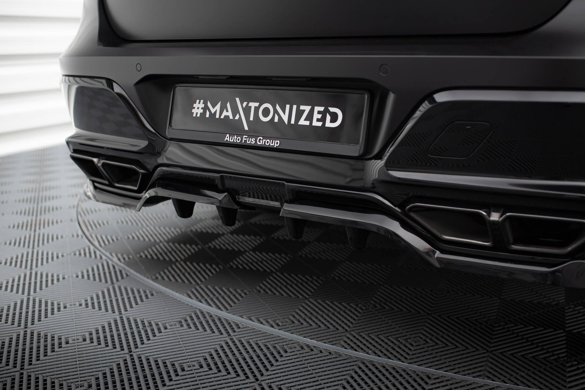 Mittlerer Cup Diffusor DTM Look Heck Ansatz für BMW M760e G70
