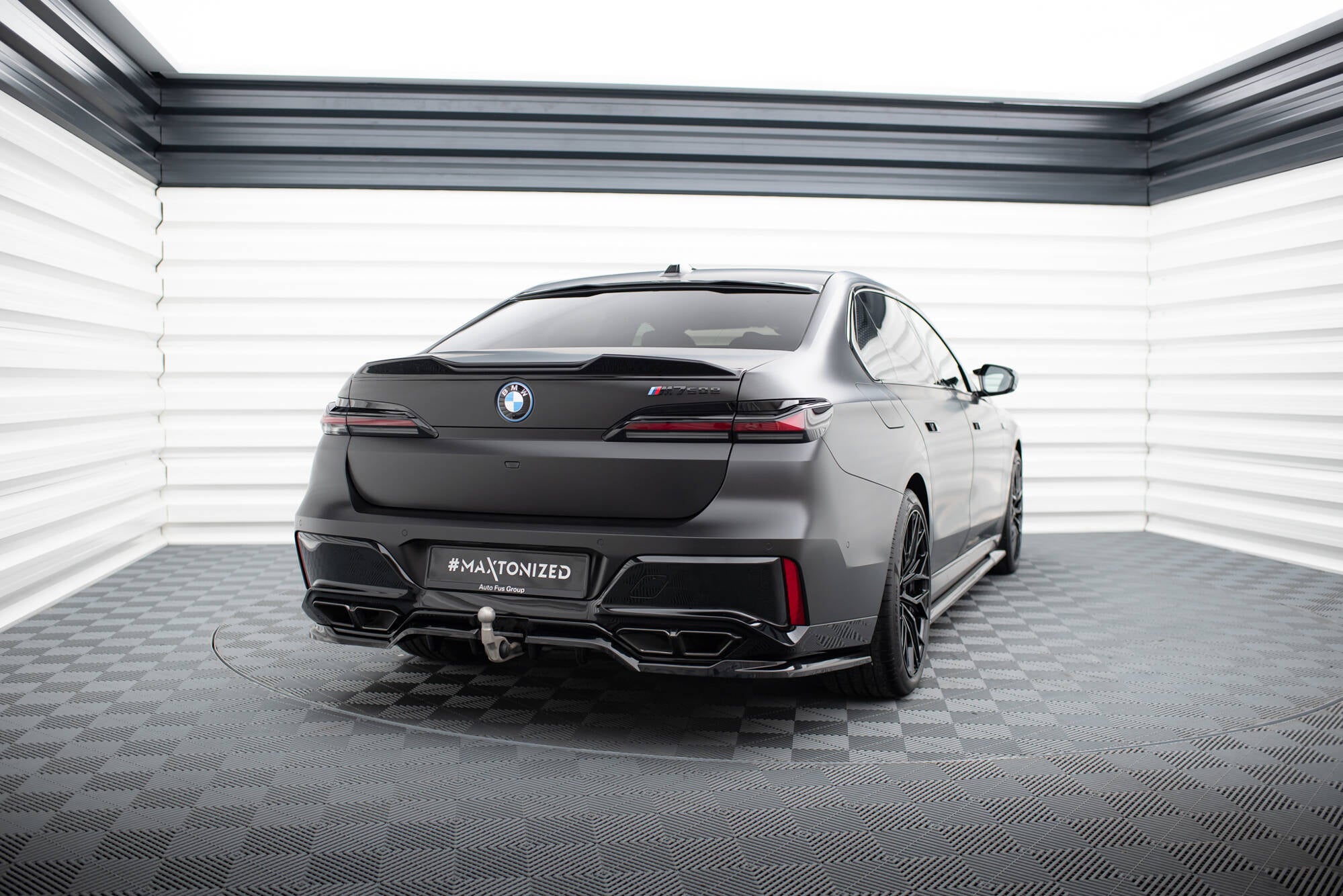 Mittlerer Cup Diffusor DTM Look Heck Ansatz für BMW M760e G70