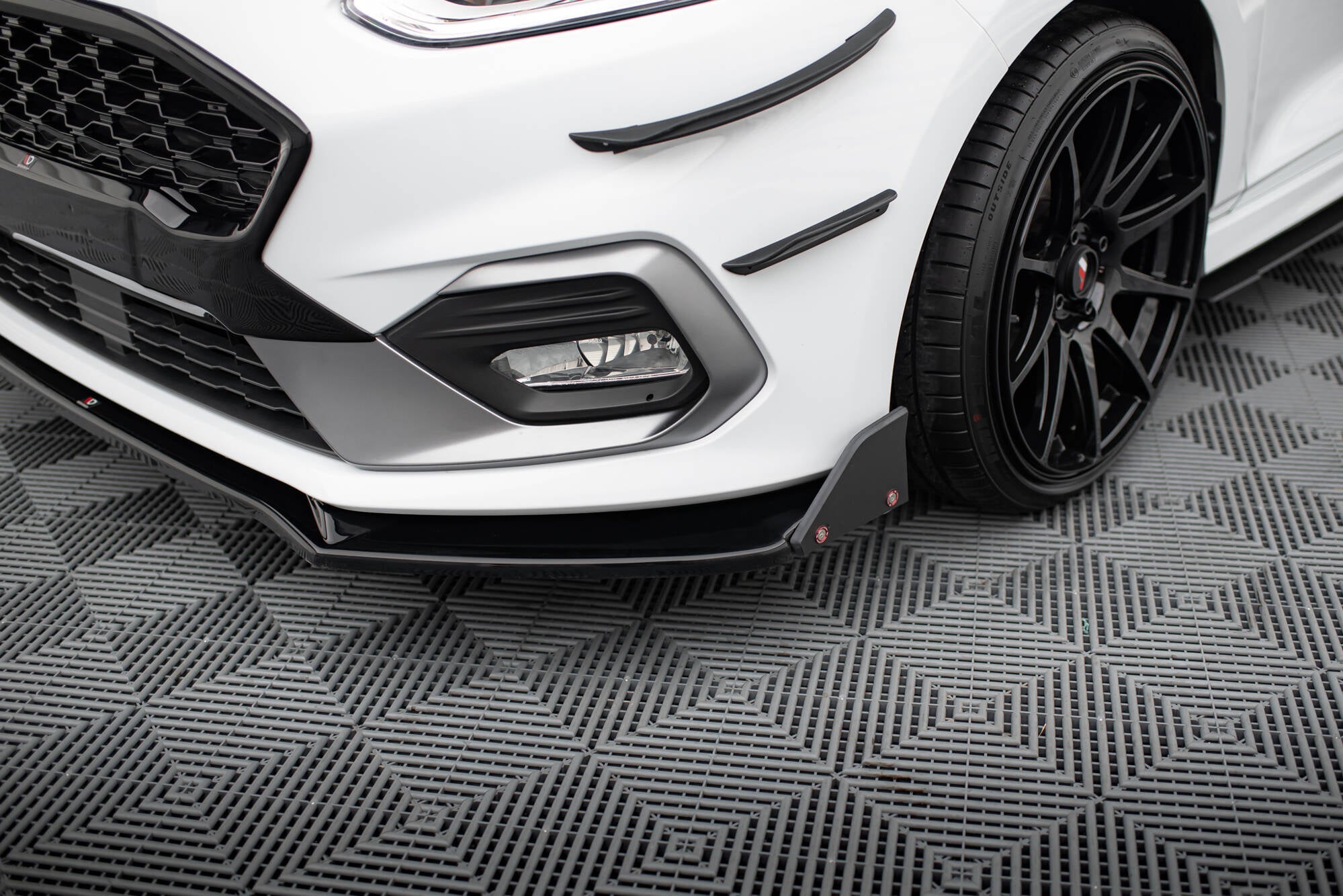 Frontlippe V4 + Flaps für Ford Fiesta ST / ST-Line