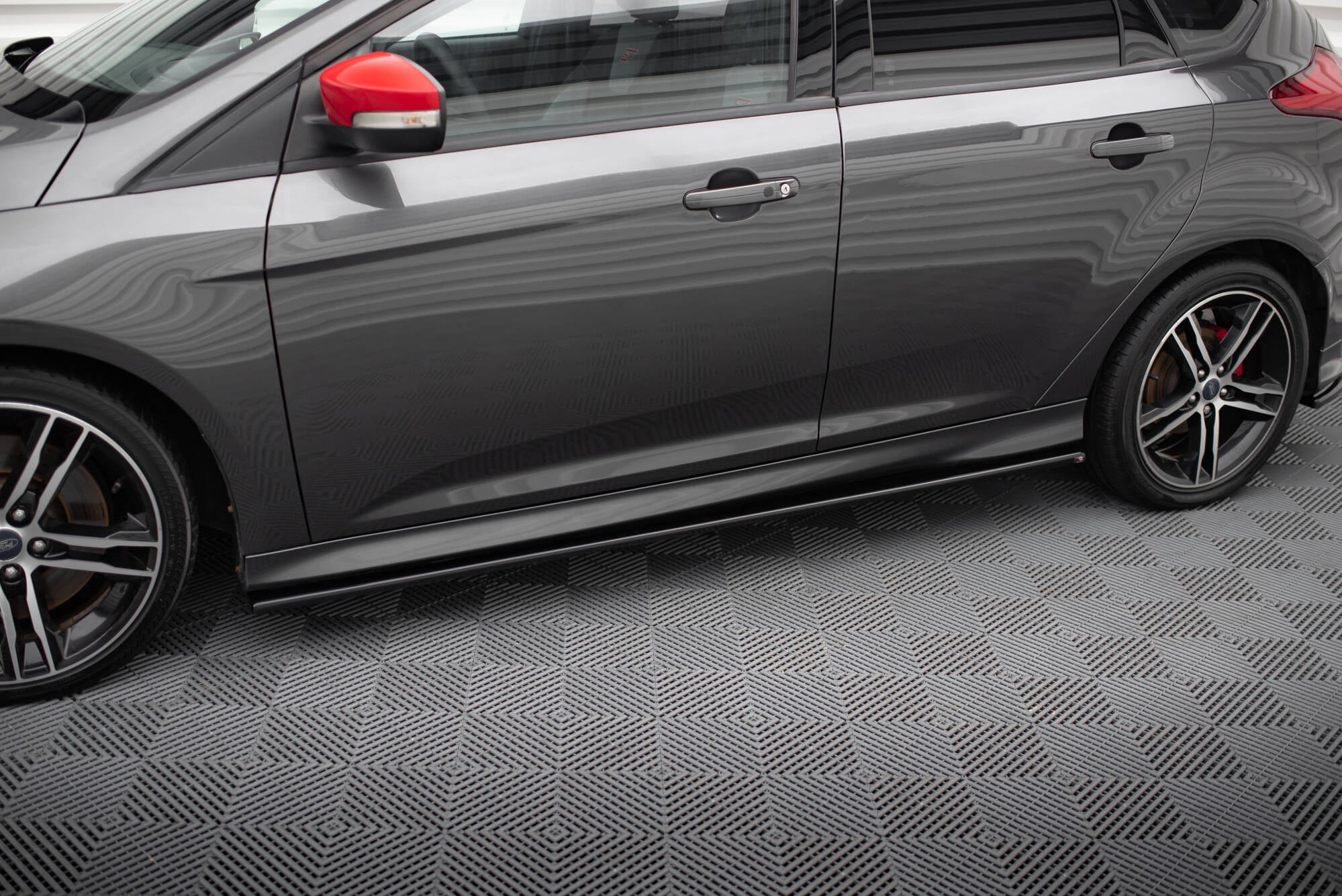 Seitenschweller Ansatz für Ford Focus ST / ST-Line Mk3 / Mk3 FL Hatchback / Kombi