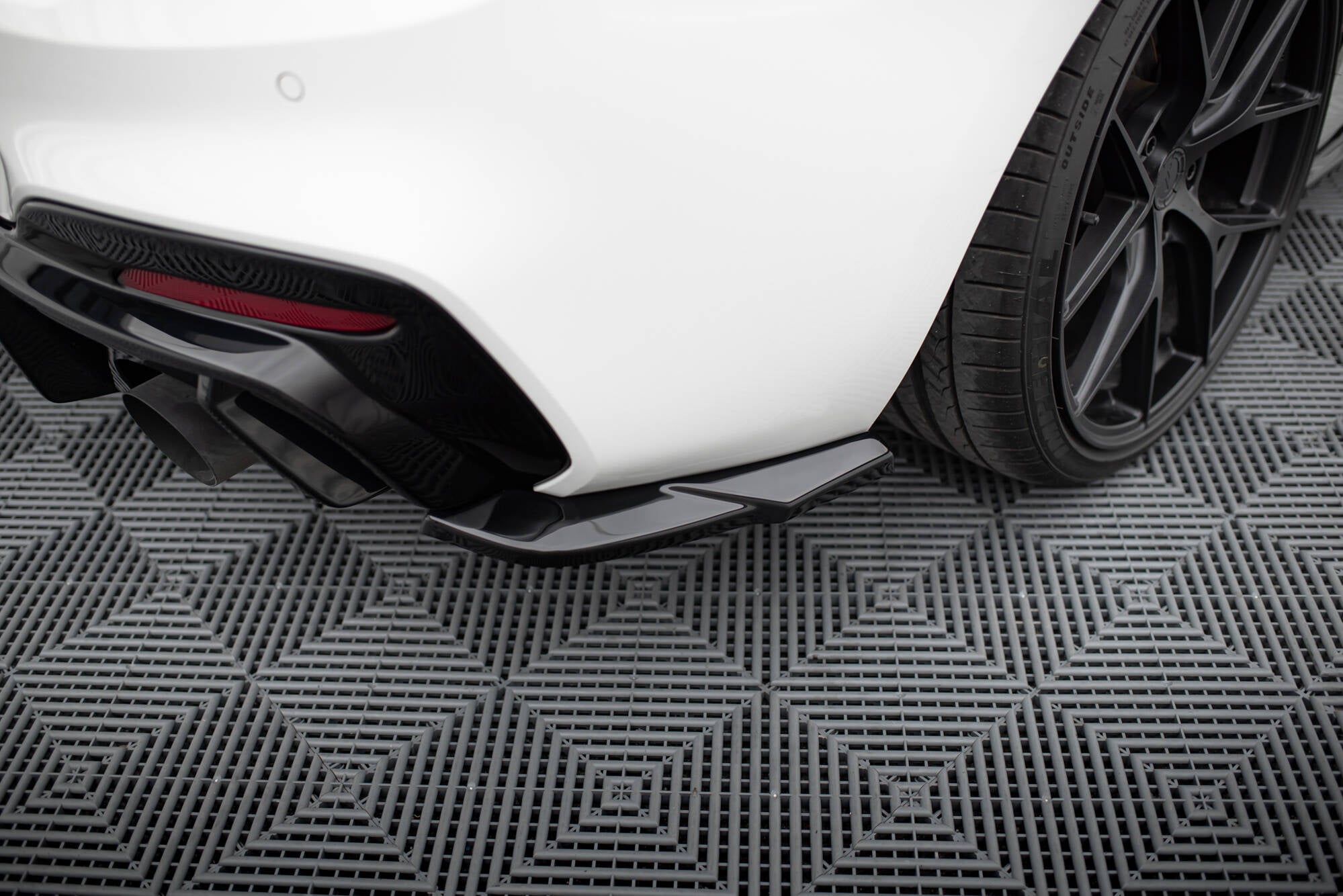 Flaps Heckansatz V5 Diffusor für (Für heckansatz ) BMW 1er M - Paket / M140i F20 Facelift