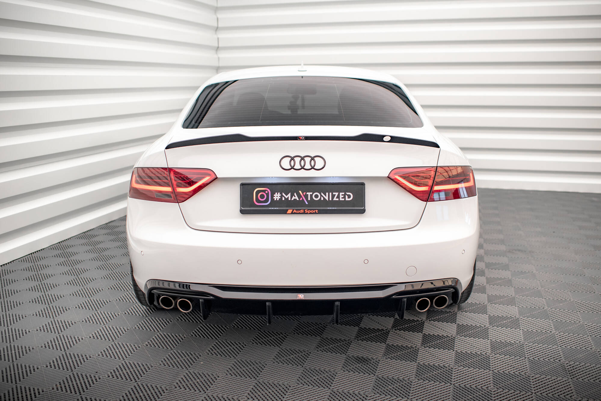 Diffusor Heck Ansatz für Audi A5 8T Facelift (Doppelauspuff li. re.)
