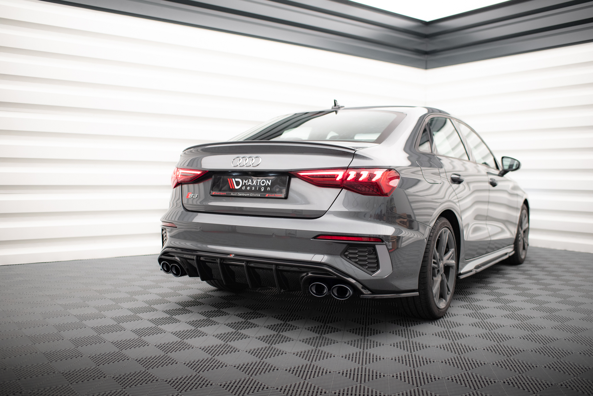 Diffusor Heck Ansatz für + Endschalldampfer Sportauspuff Attrappe Audi A3 S-Line Limousine 8Y