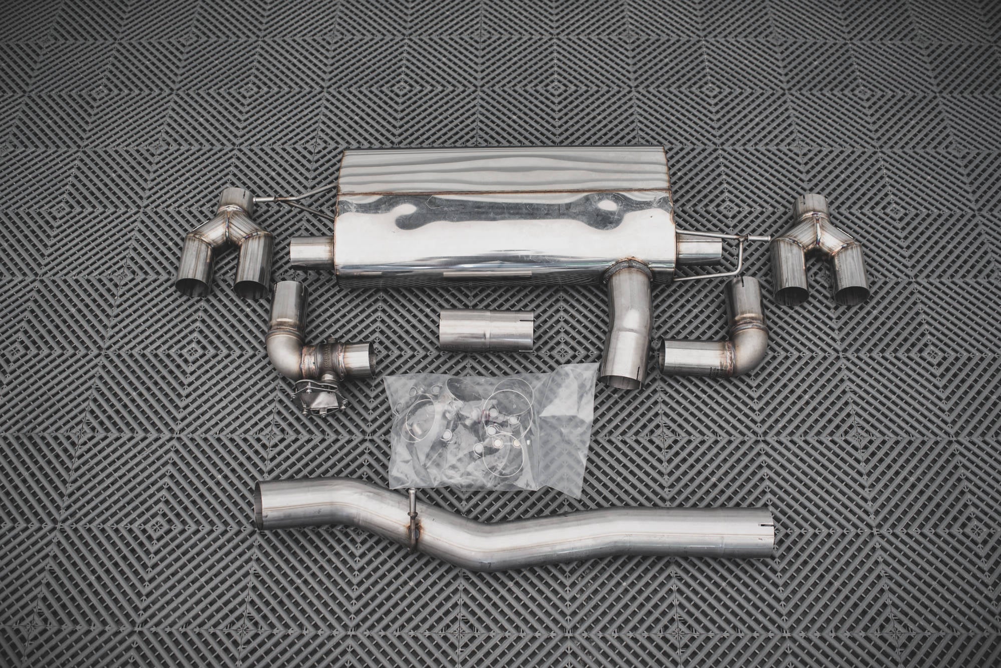 Diffusor V3 Heck Ansatz für + Milltek Sport Auspuffverlängerung BMW 1er M135i / 128ti F40