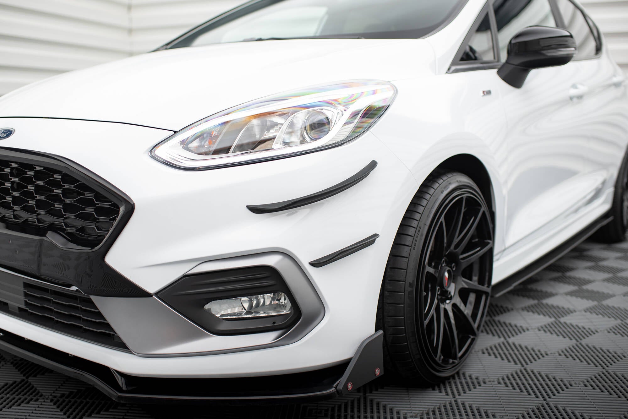 Stoßstangen Flaps V3 Wings vorne Canards für Ford Fiesta Mk8 ST / ST-Line