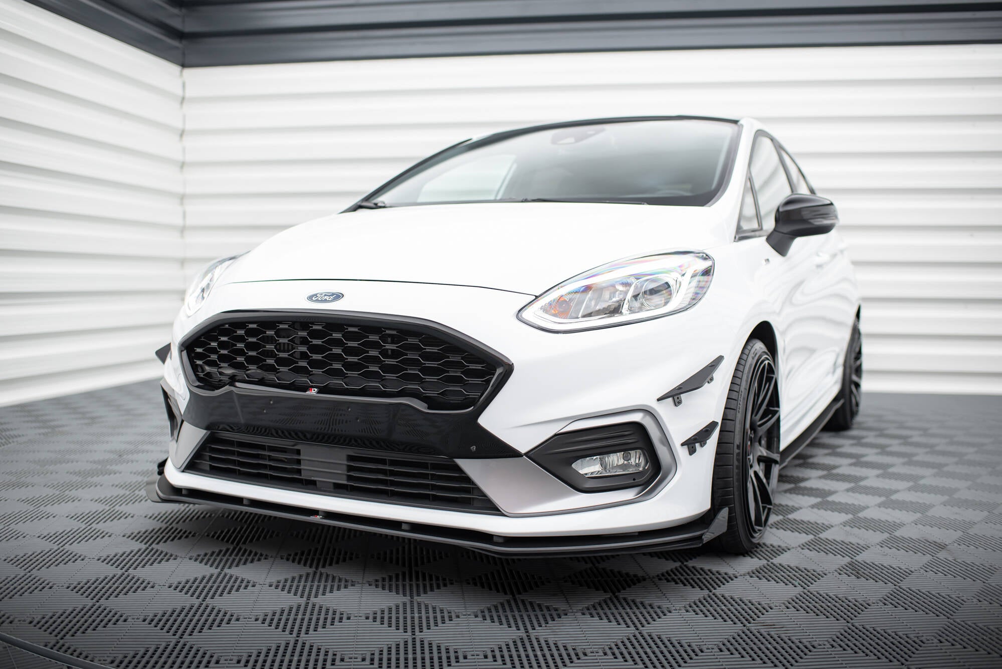 Street Pro Frontlippe für für + Front Stoßstangen Racing Flaps passend für Ford Fiesta Mk8 ST / ST-Line