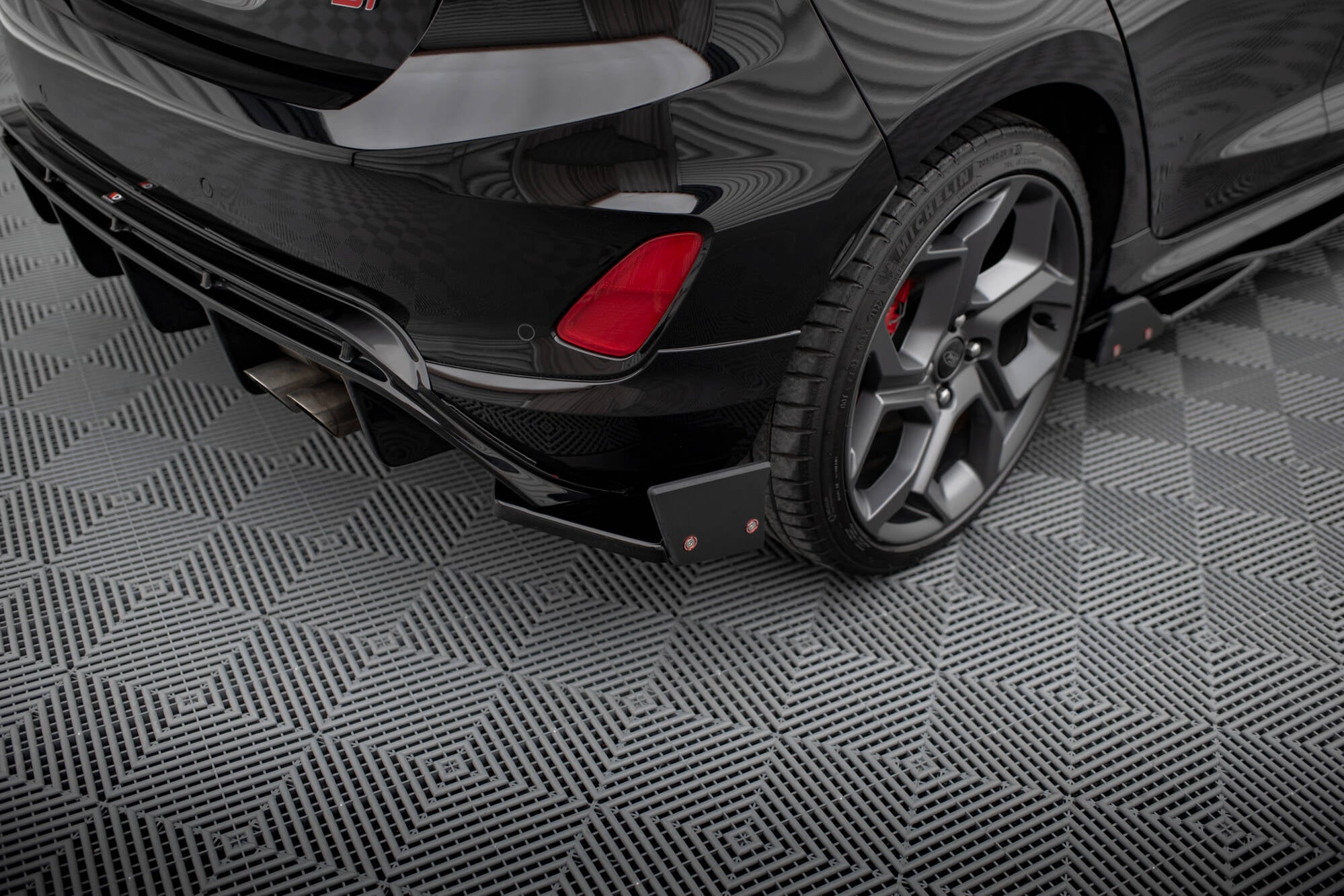 Heck Ansatz Flaps Diffusor V4 für + Flaps Ford Fiesta ST Mk8