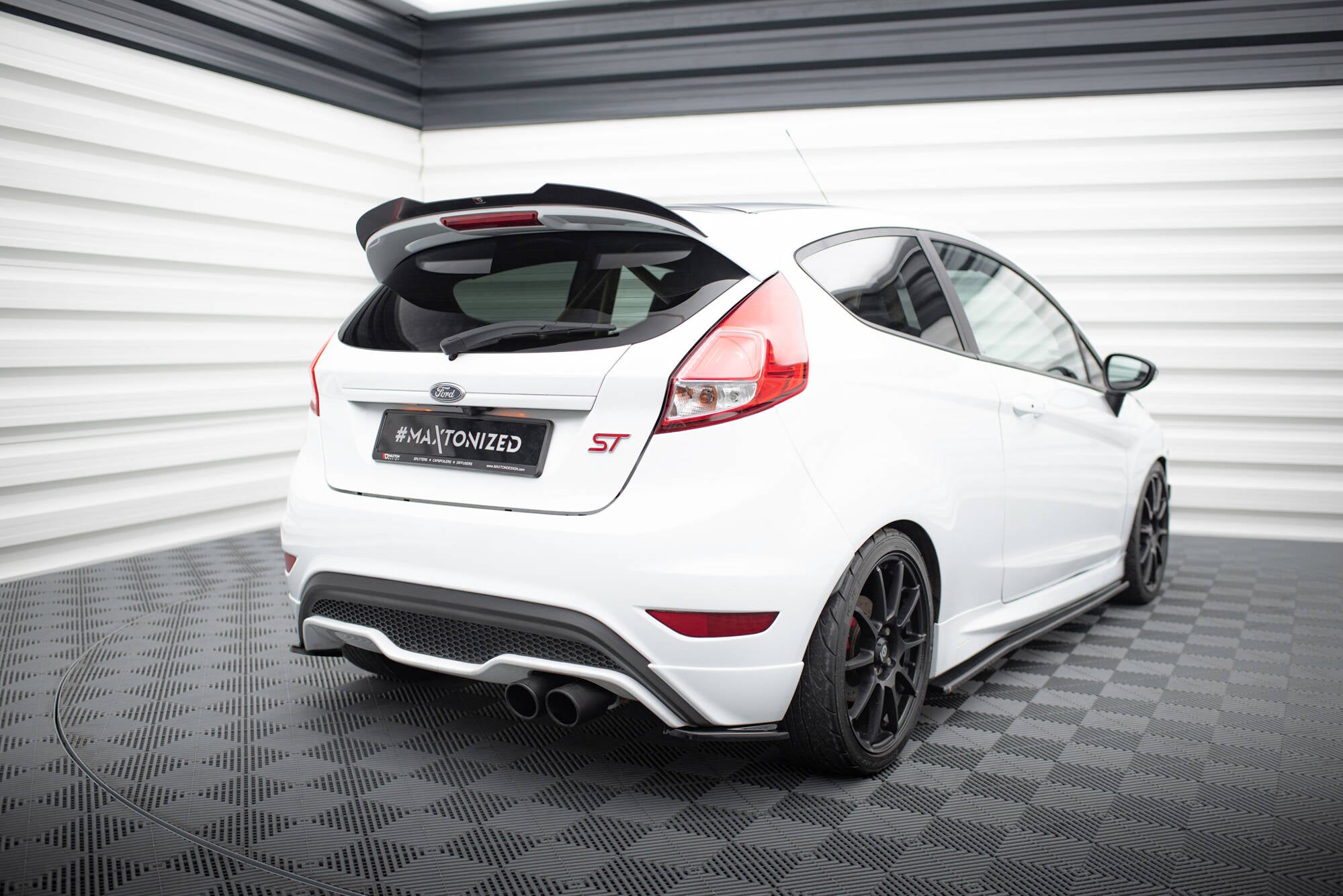 Heck Ansatz Flaps Diffusor für Ford Fiesta ST / ST-Line / Zetec S Mk7 FL