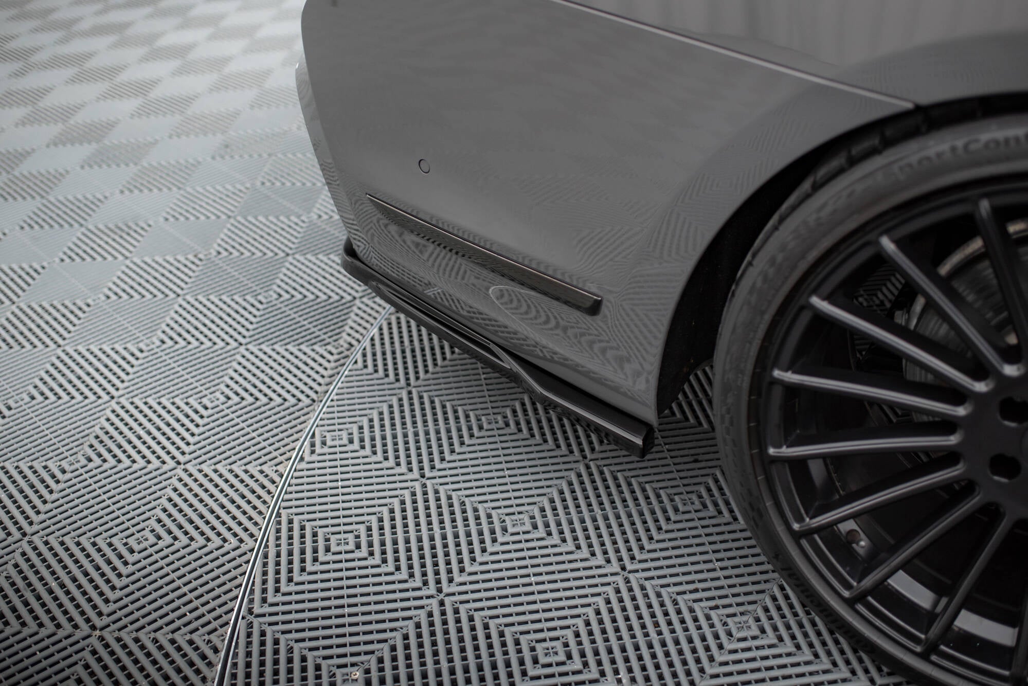 Mittlerer Cup Diffusor V2 DTM Look Heck Ansatz für BMW 7 M - Paket G11 / G12 Facelift