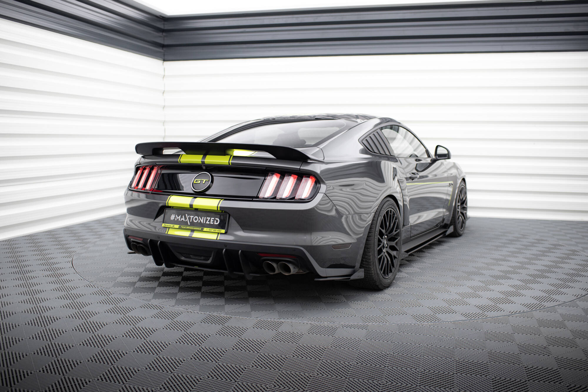 Street Pro Heck Ansatz Flaps Diffusor + Flaps für Ford Mustang GT Mk6