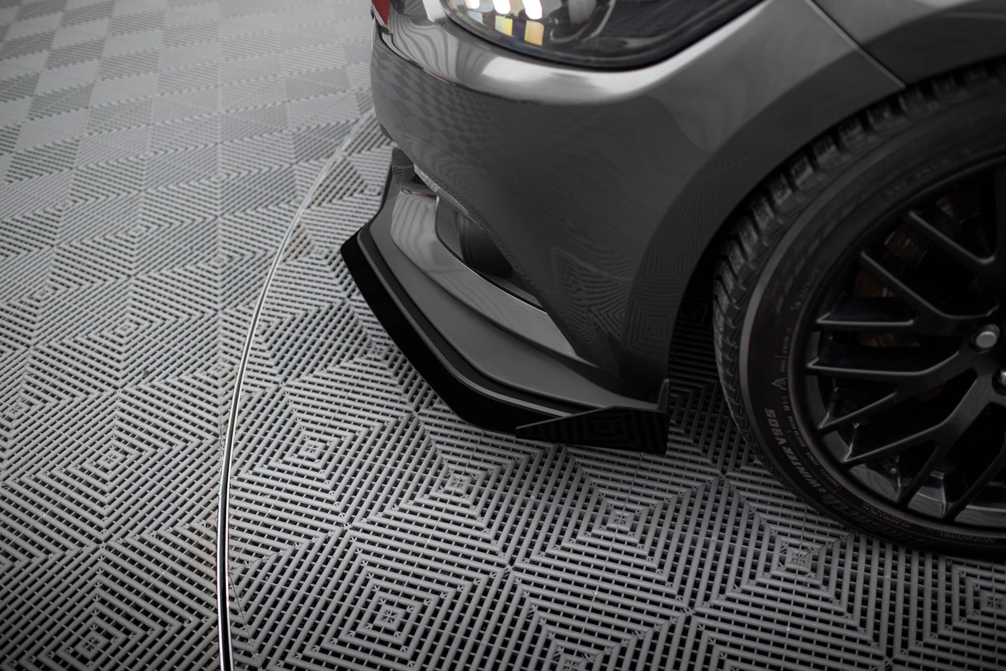 Street Pro Frontlippe + Flaps für Ford Mustang GT Mk6