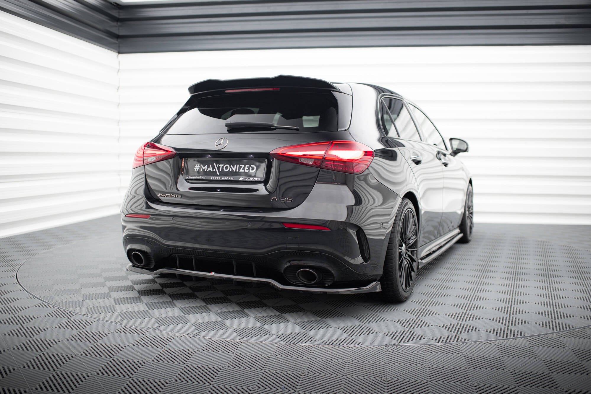 Mittlerer Cup Diffusor DTM Look Heck Ansatz für Mercedes-AMG A35 Hatchback W177
