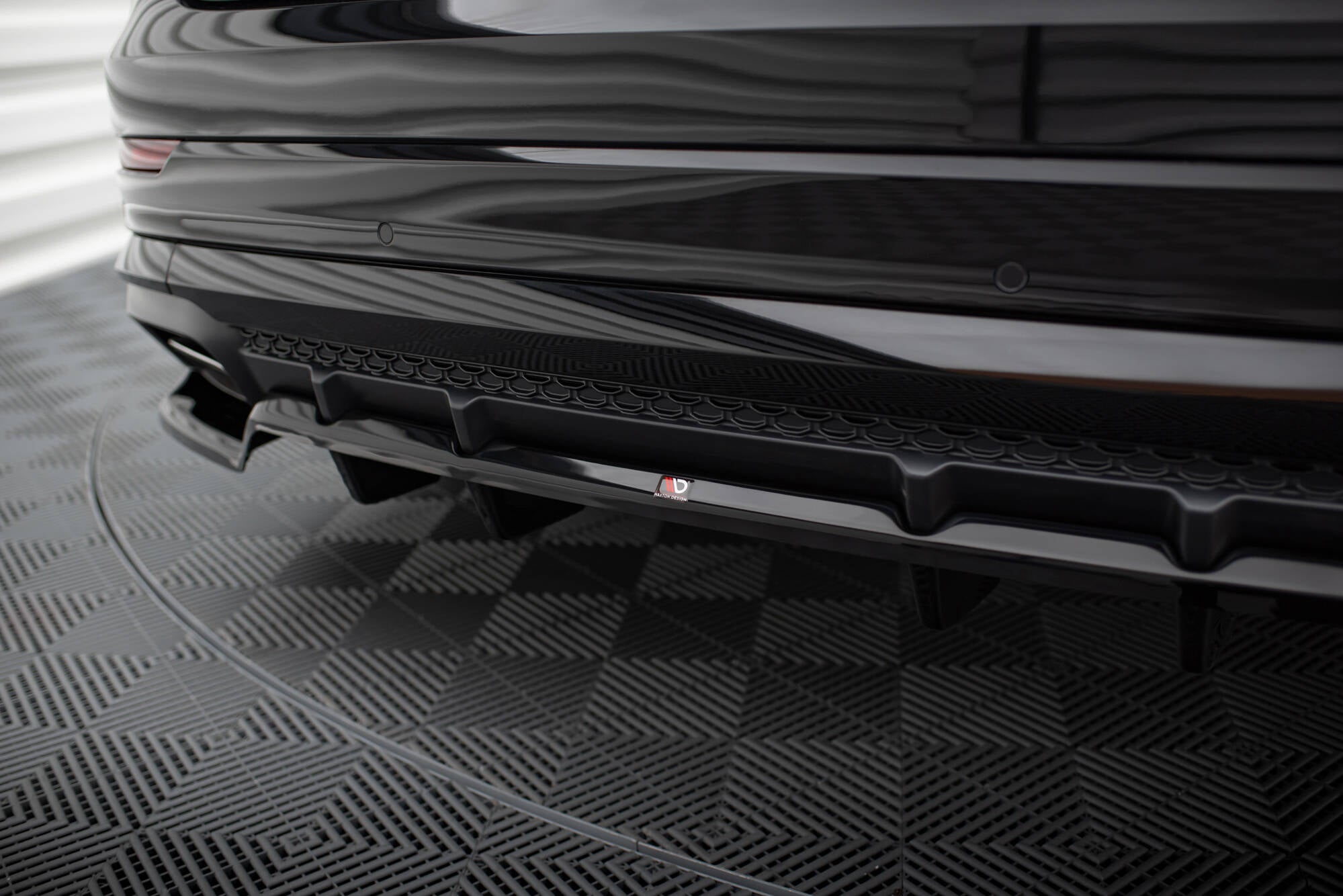Mittlerer Cup Diffusor V1 DTM Look Heck Ansatz für Audi SQ8 / Q8 S-Line Mk1 Facelift