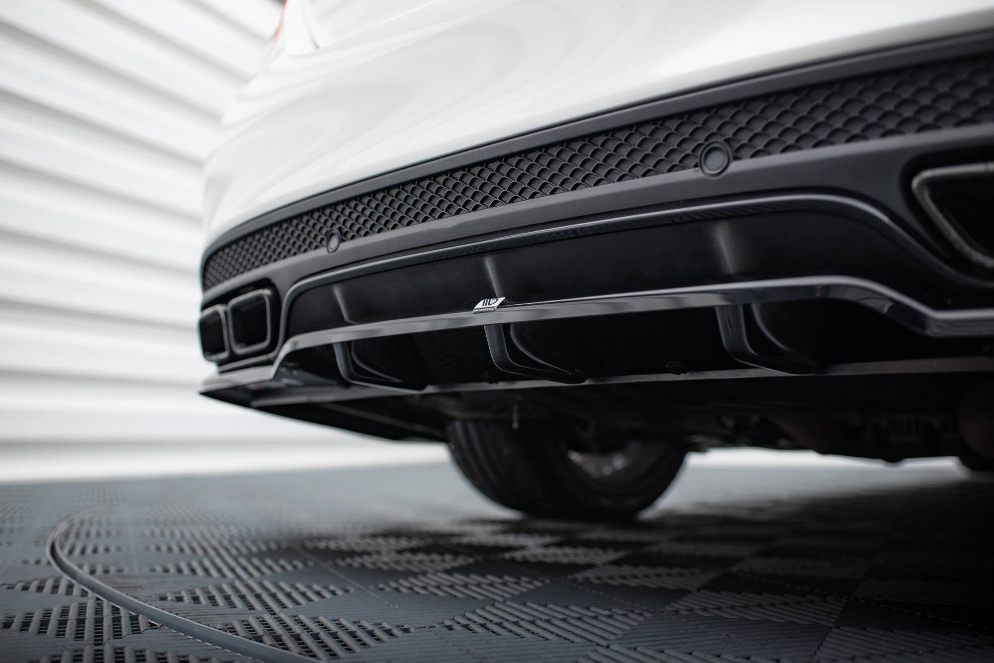 Mittlerer Cup Diffusor DTM Look Heck Ansatz für Mercedes-AMG C63 Limousine / Kombi W205 / S205
