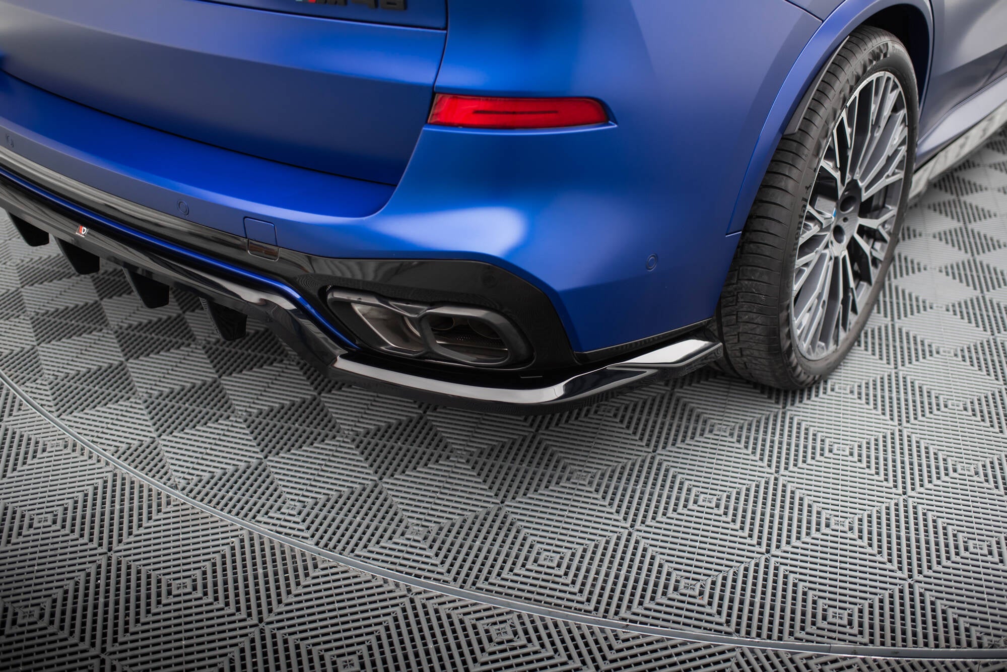 Mittlerer Cup Diffusor V1 DTM Look Heck Ansatz für BMW X5 M - Paket G05 Facelift