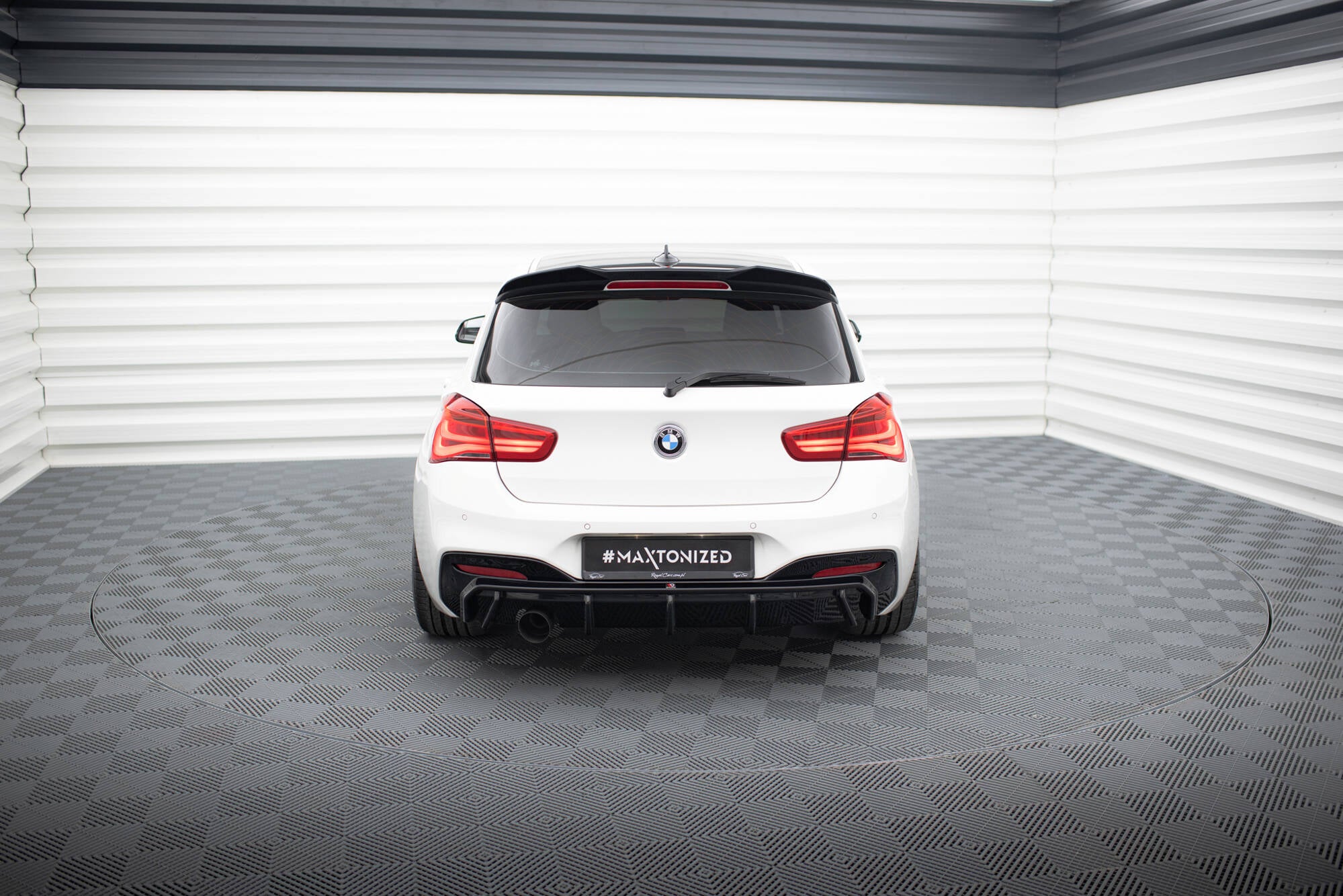 Diffusor V3 Heck Ansatz für BMW 1er M - Paket F20 Facelift (Einzelauspuff li.)