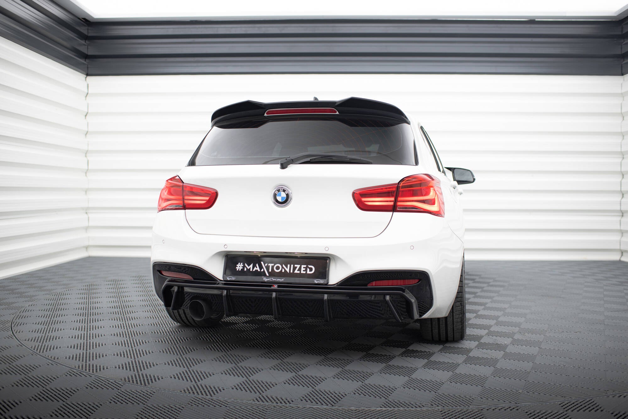 Diffusor V3 Heck Ansatz für BMW 1er M - Paket F20 Facelift (Einzelauspuff li.)