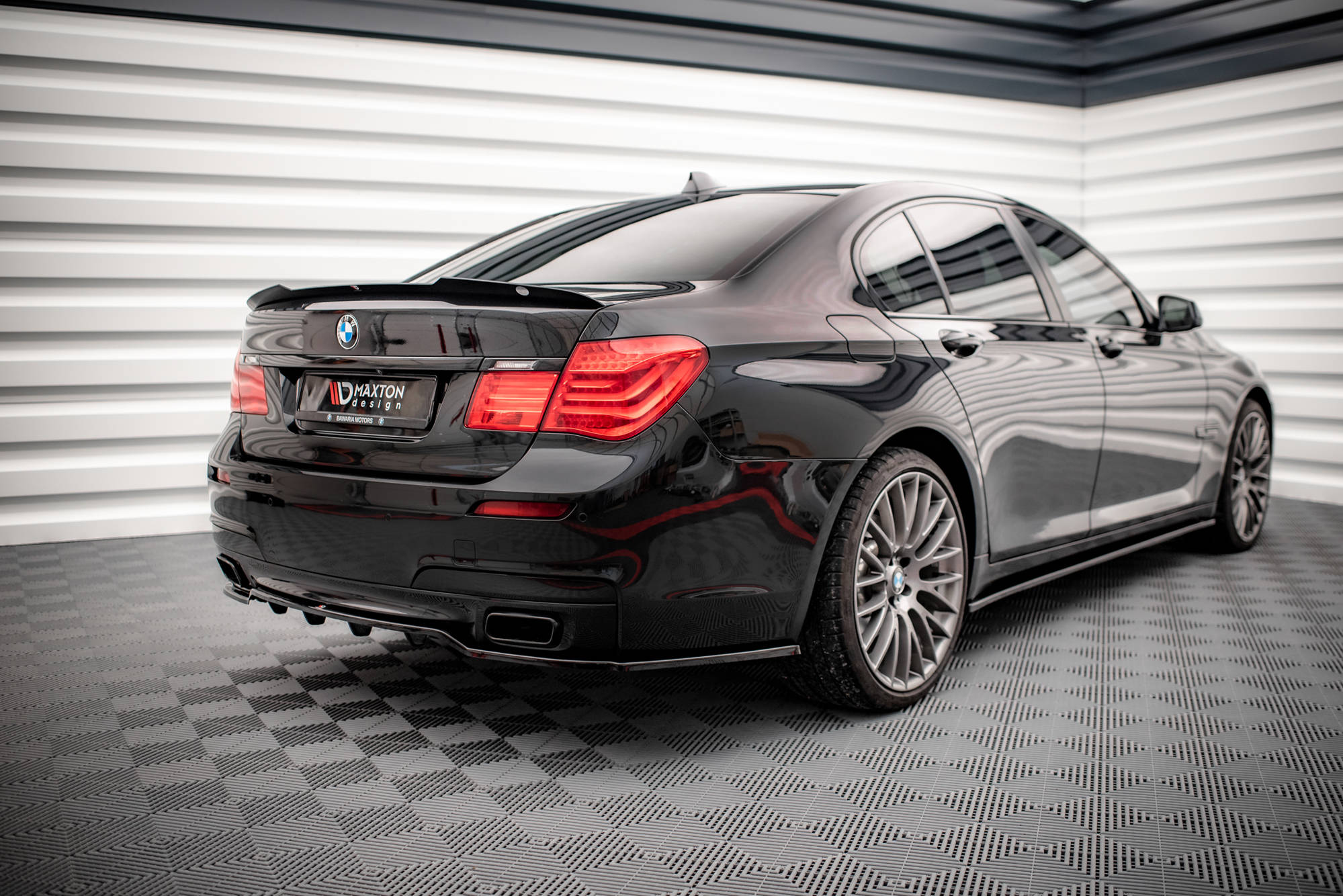 Mittlerer Cup Diffusor DTM Look Heck Ansatz für BMW 7 M-Paket F01