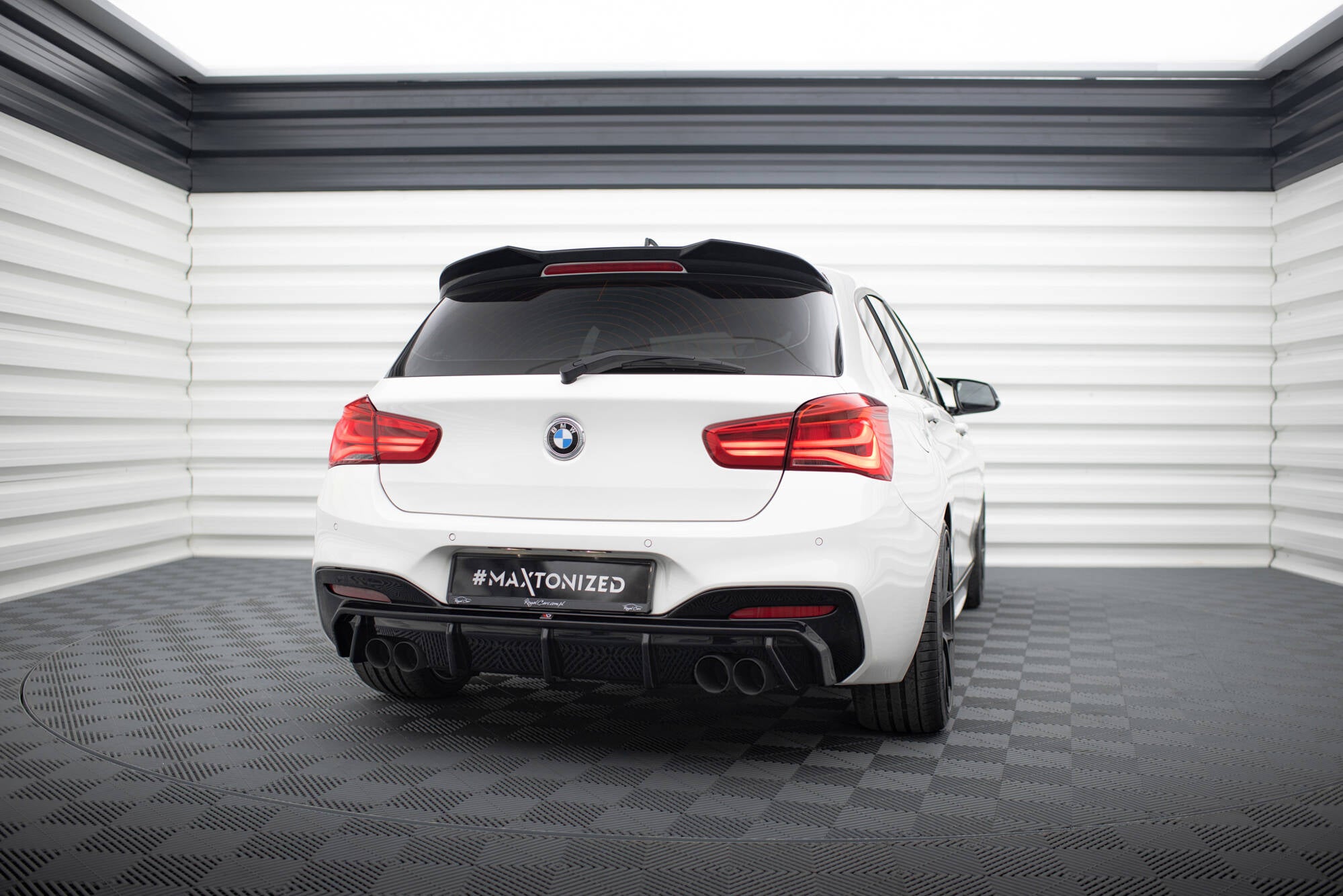 Diffusor V3 Heck Ansatz für BMW 1er M - Paket / M140i F20 Facelift (Doppelauspuff li. re.)