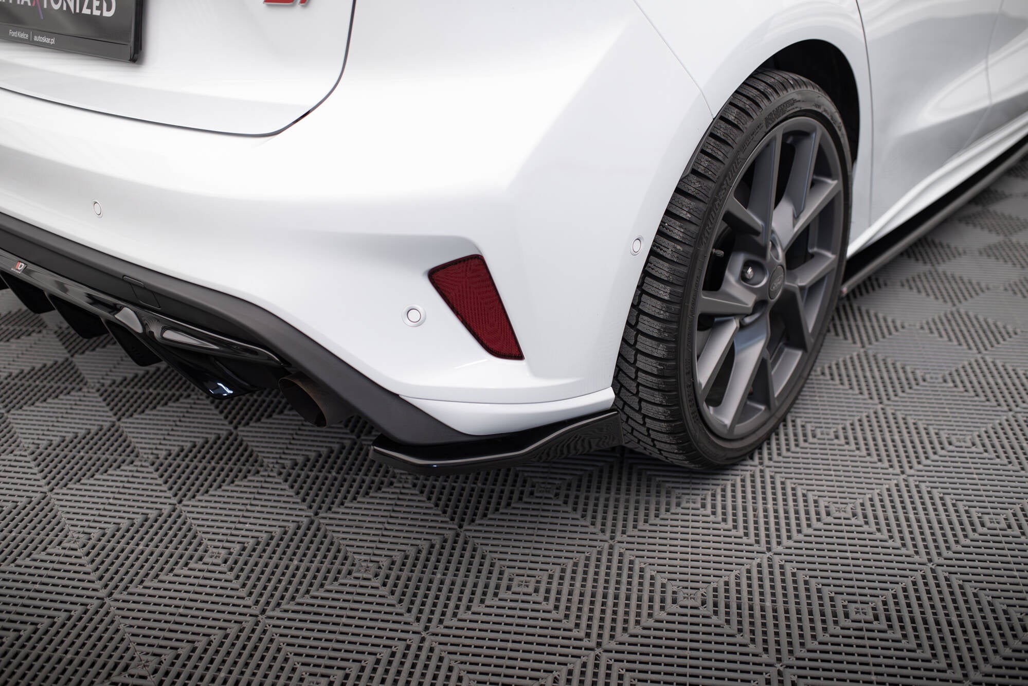 Heck Ansatz Flaps Diffusor V2 für Ford Focus Hatchback ST Mk4