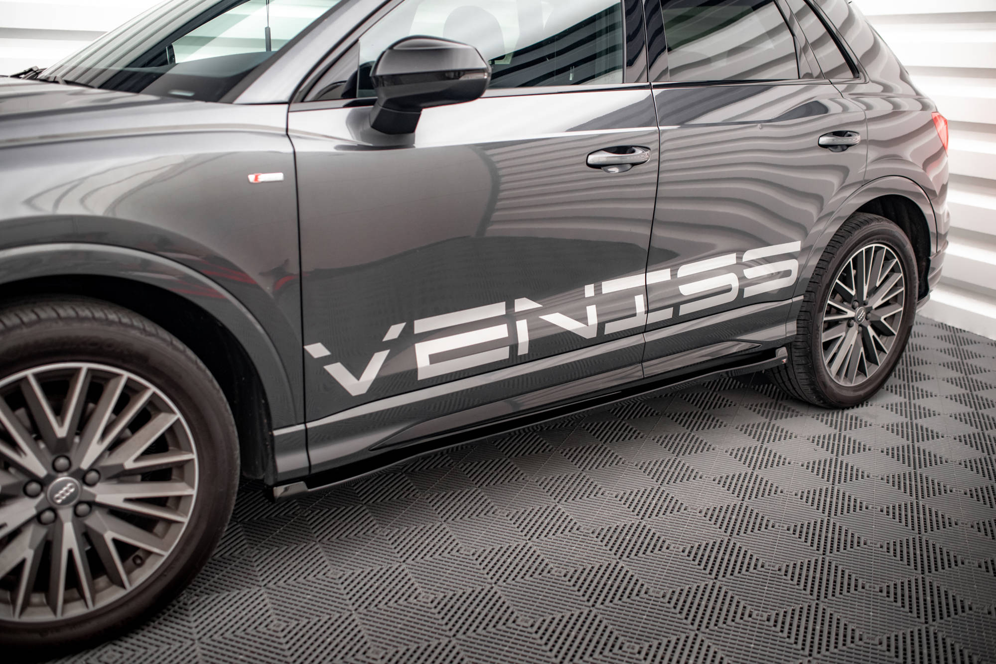 Seitenschweller V1 Ansatz für für Audi Q3 S-Line / RSQ3 F3