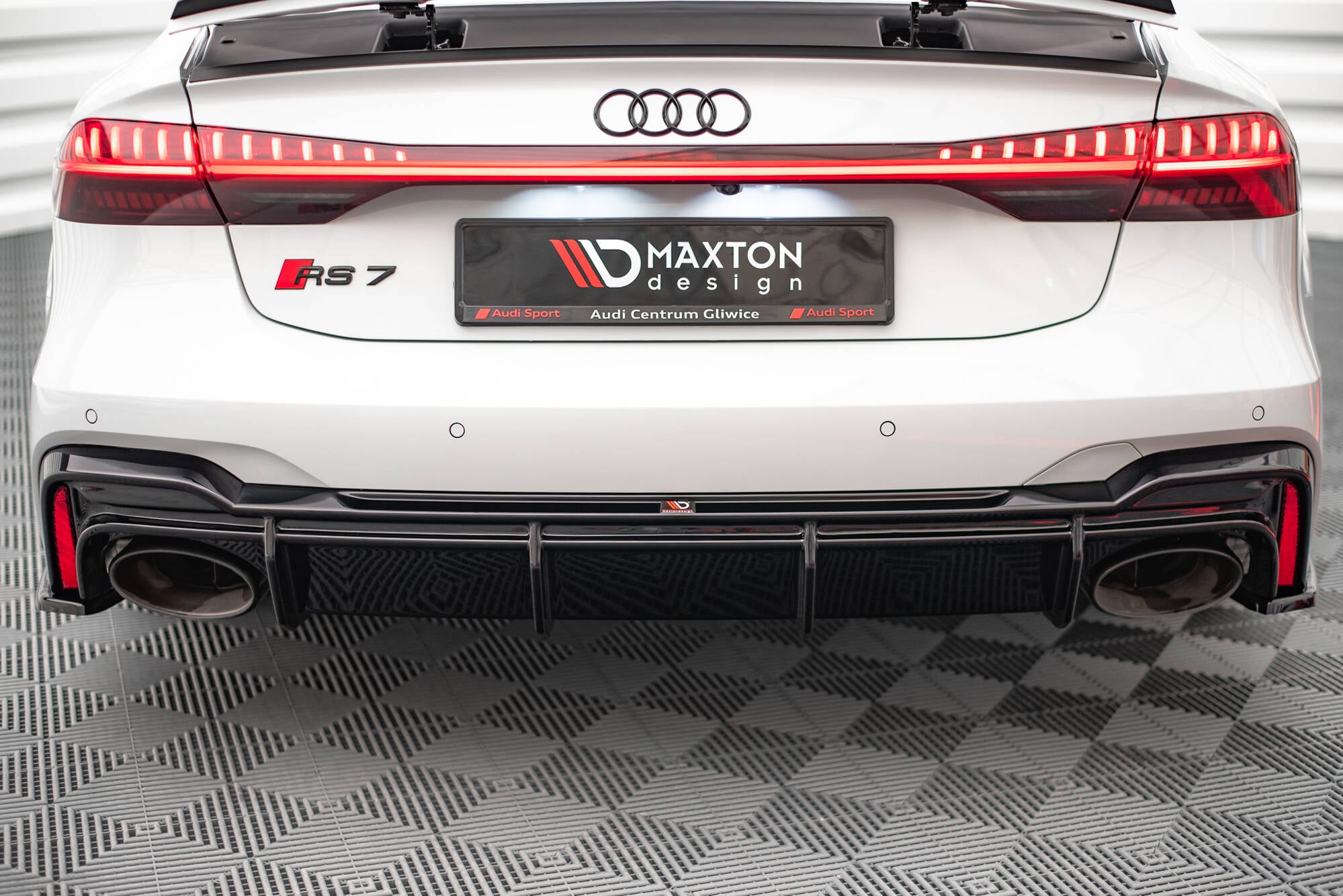 Diffusor Heck Ansatz für Audi RS7 C8 (mit AHK)