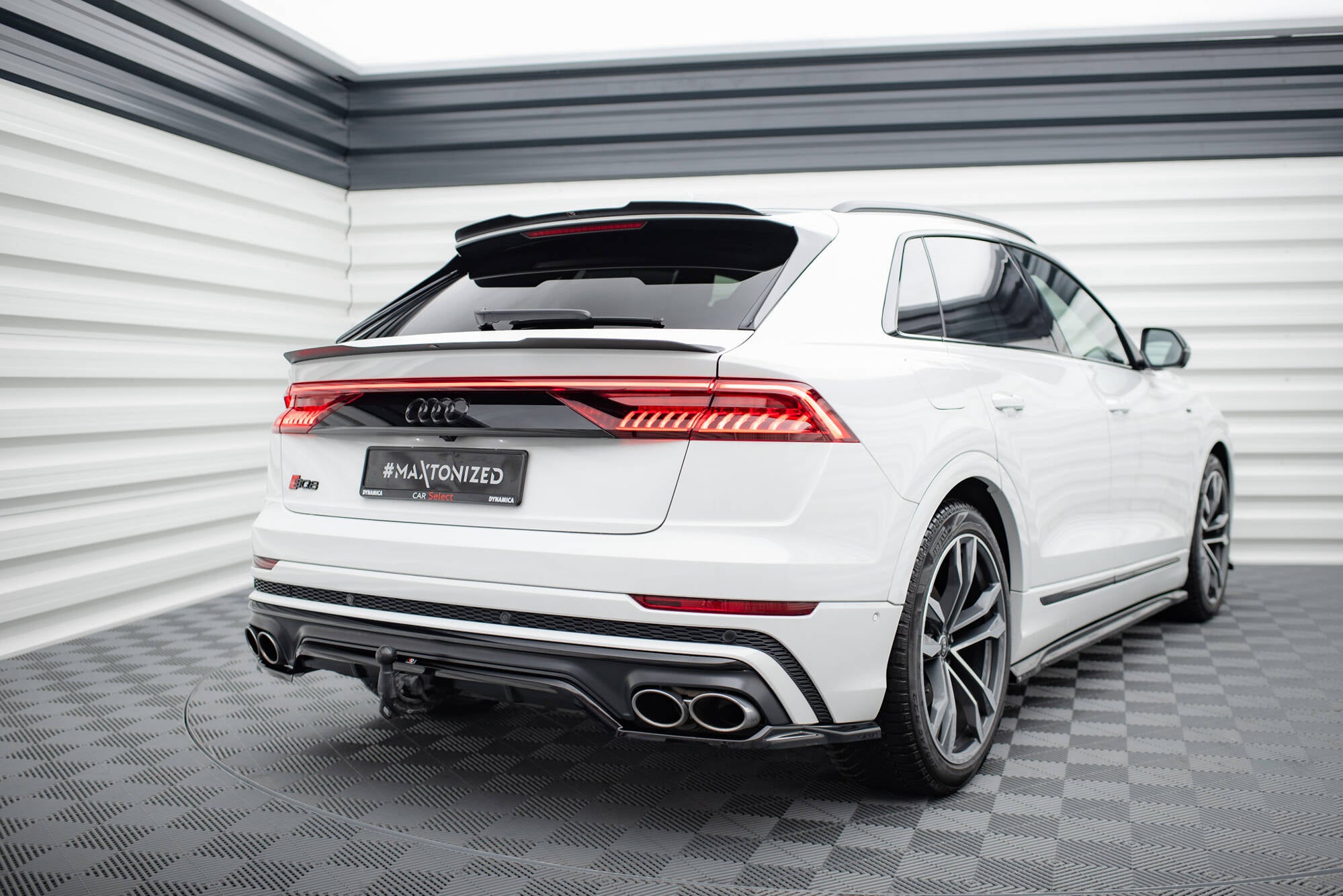 Mittlerer Cup Diffusor DTM Look Heck Ansatz für Audi SQ8 Mk1