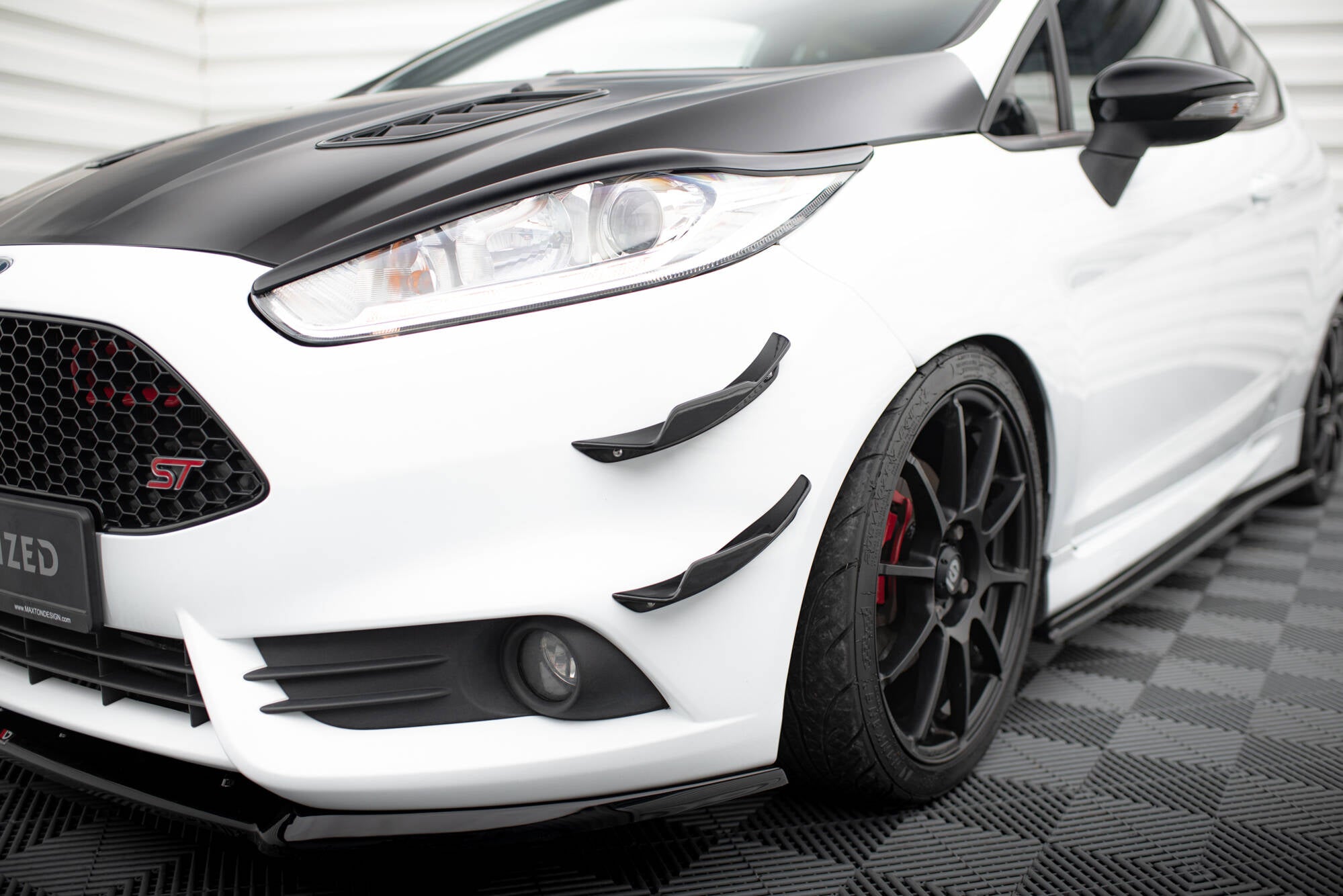 Stoßstangen Flaps Wings vorne Canards für Ford Fiesta 7 ST Facelift
