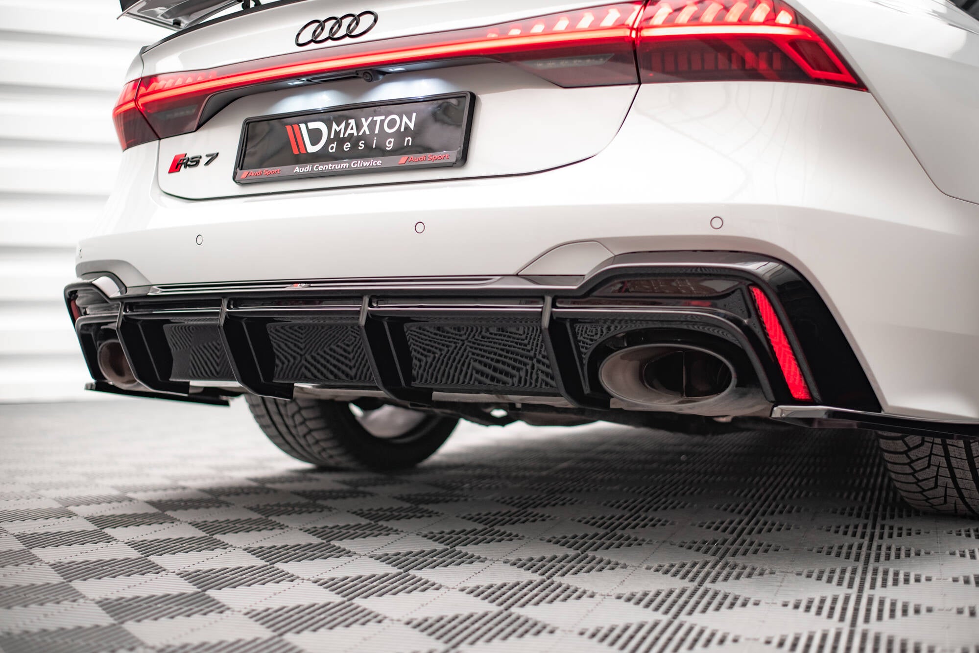 Diffusor Heck Ansatz für Audi RS7 C8 (mit AHK)